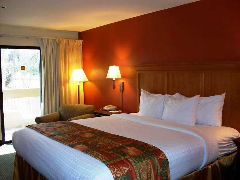 Double Two Queen Beds