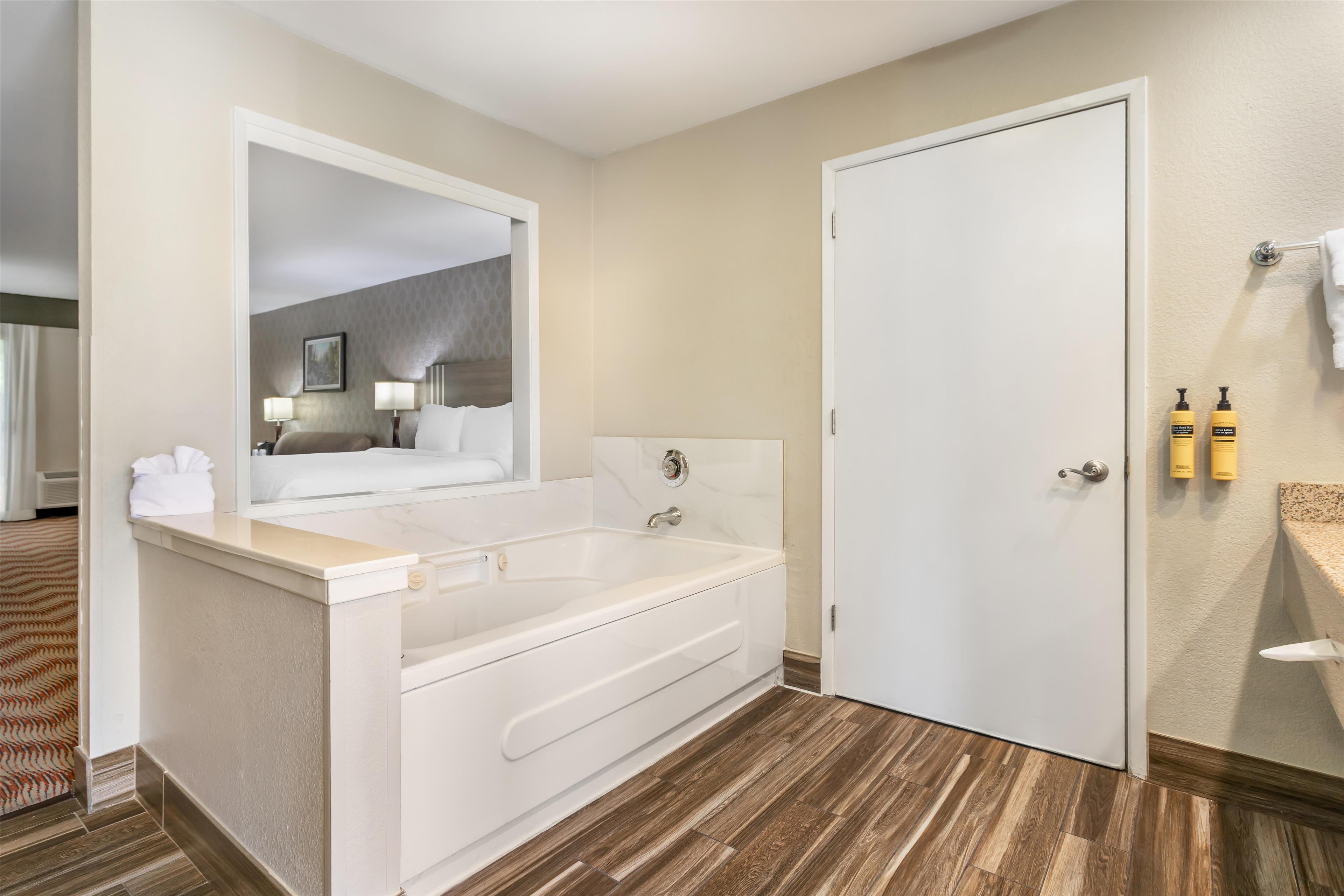 Suite with Views Non Smoking