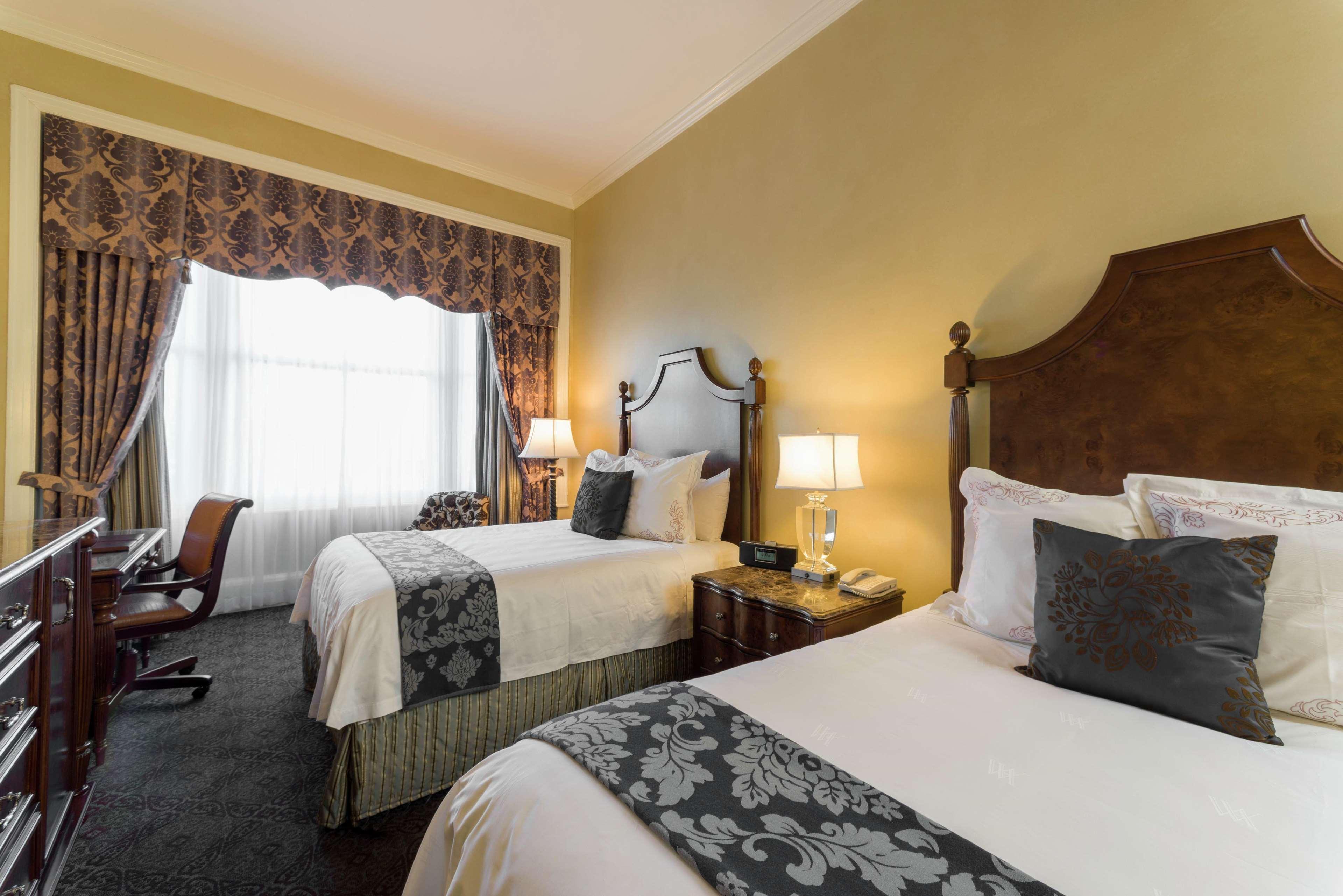 Double Deluxe Two Queen Beds