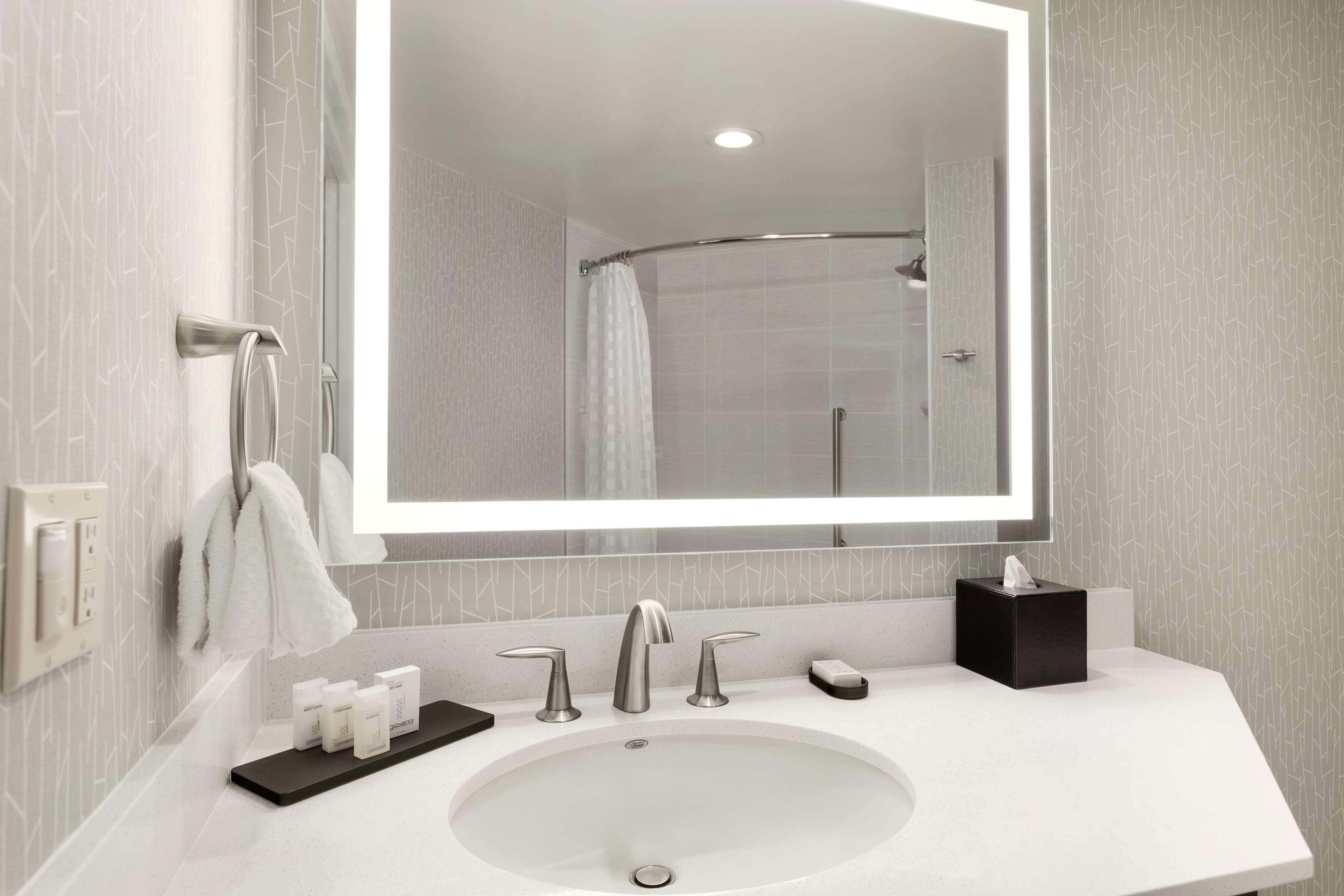 Studio Queen Bed Non Smoking