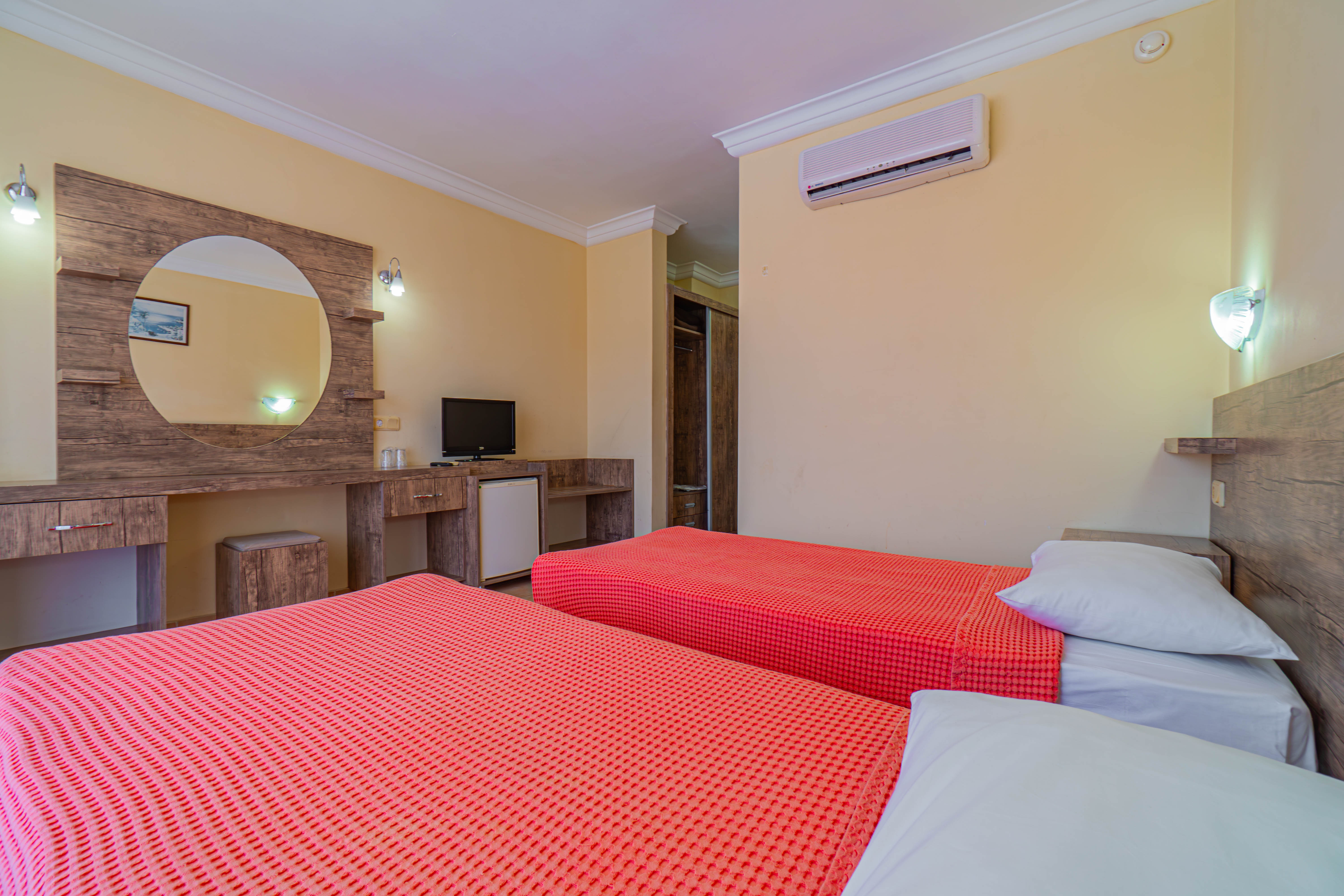 Double Single Pool View