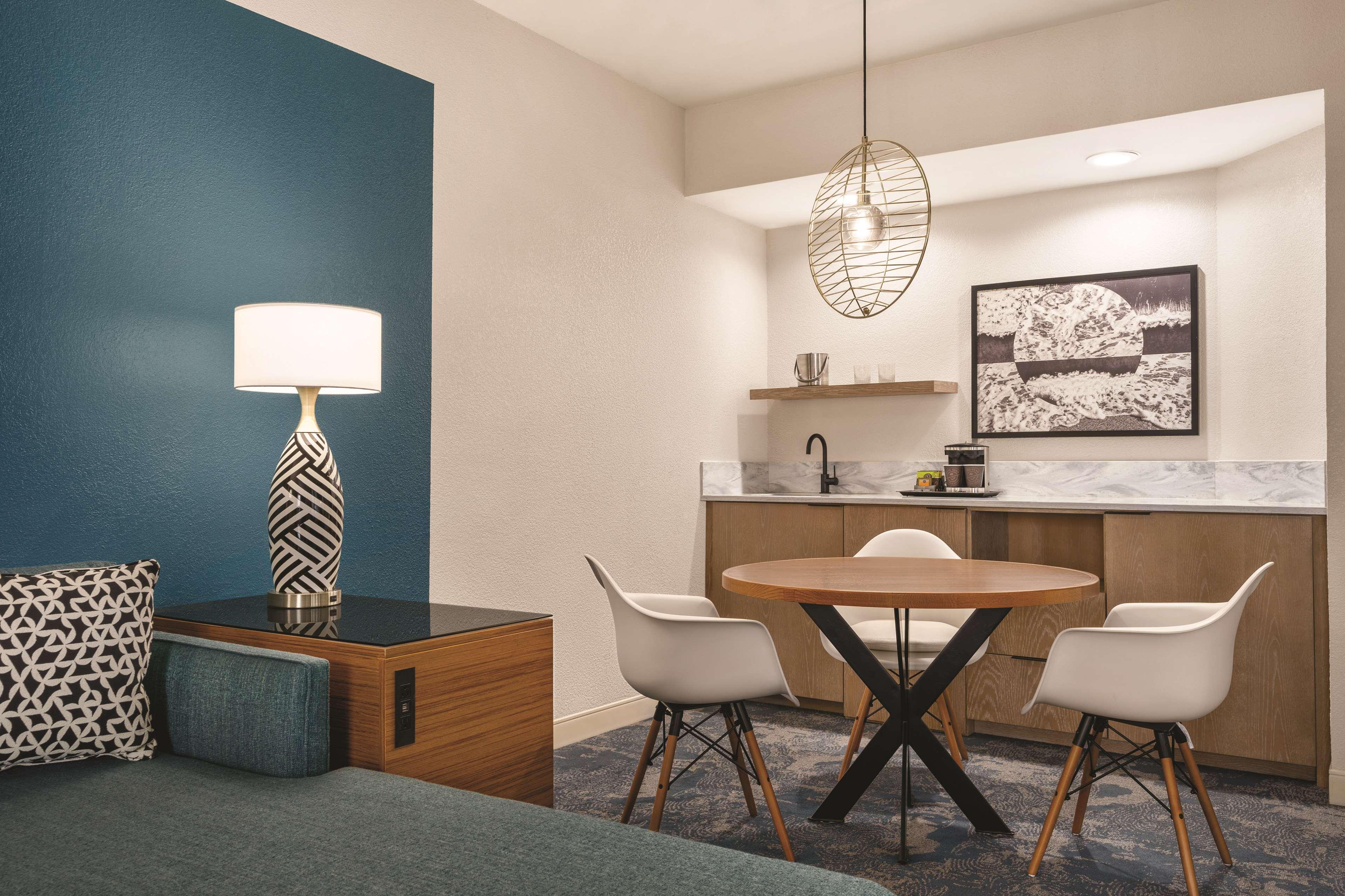 Suite Two Queen Beds