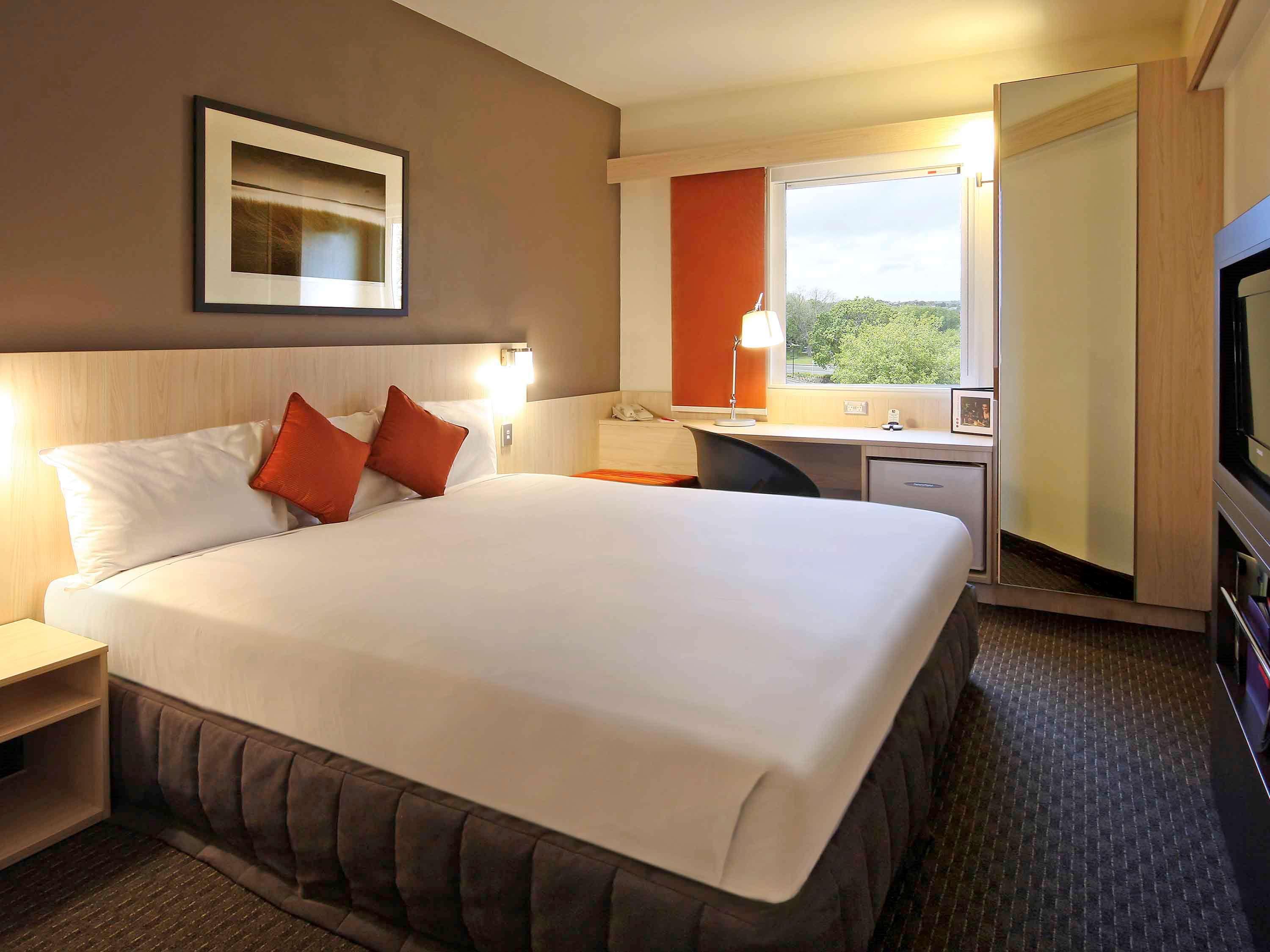 Double Business King Bed