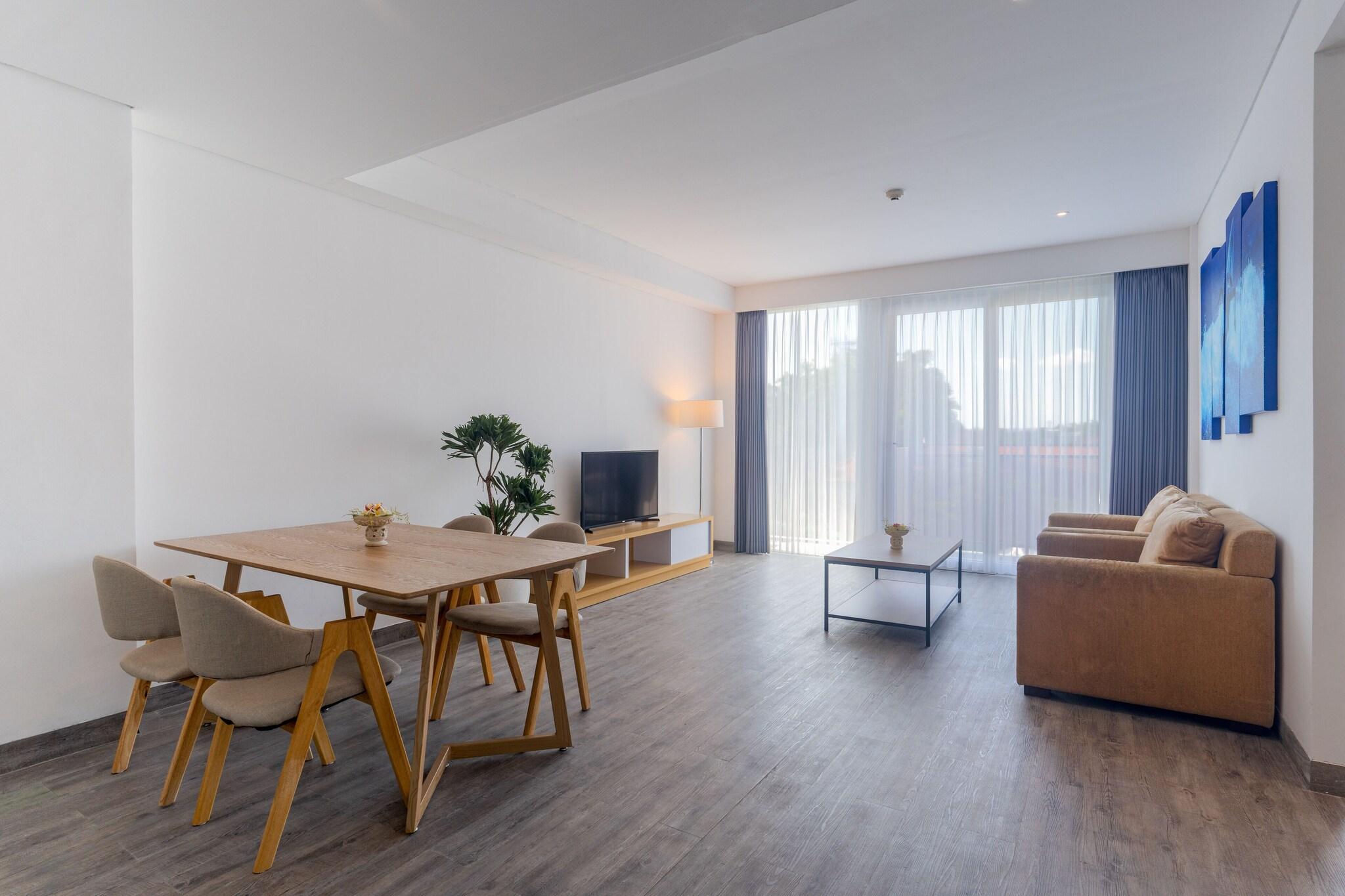 Junior Suite Queen Size Bed