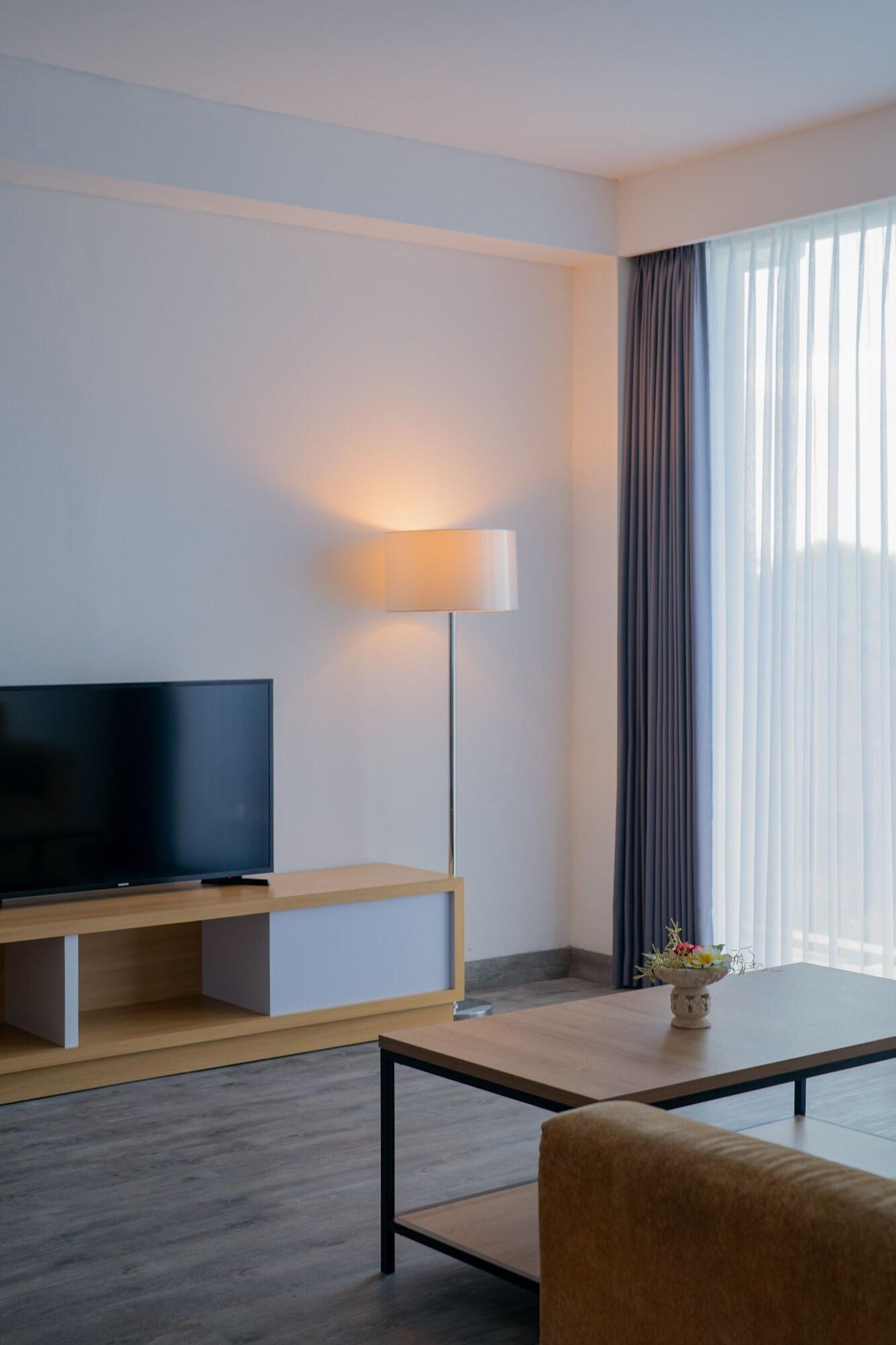 Junior Suite Queen Size Bed