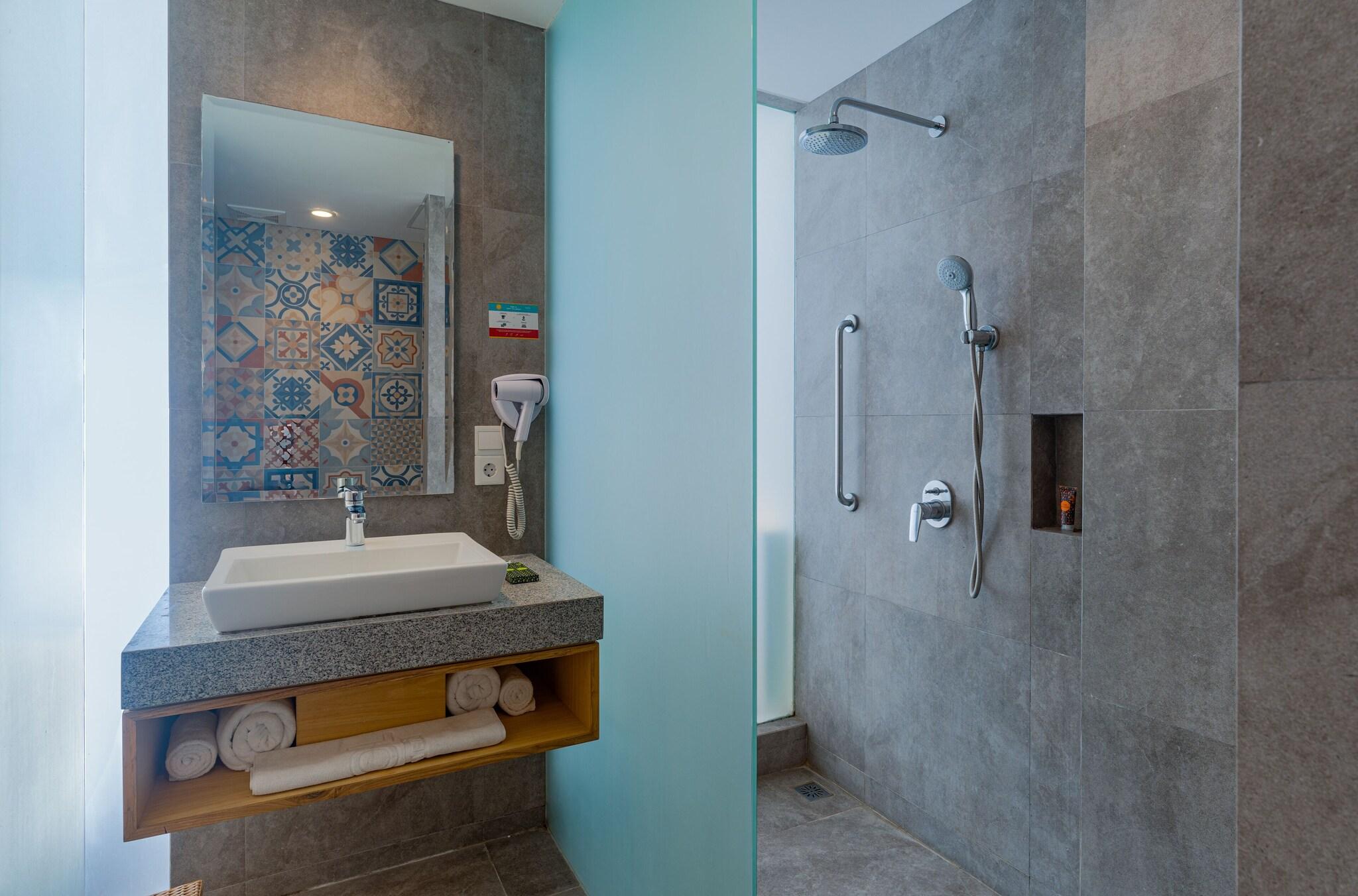 Junior Suite Queen Size Bed