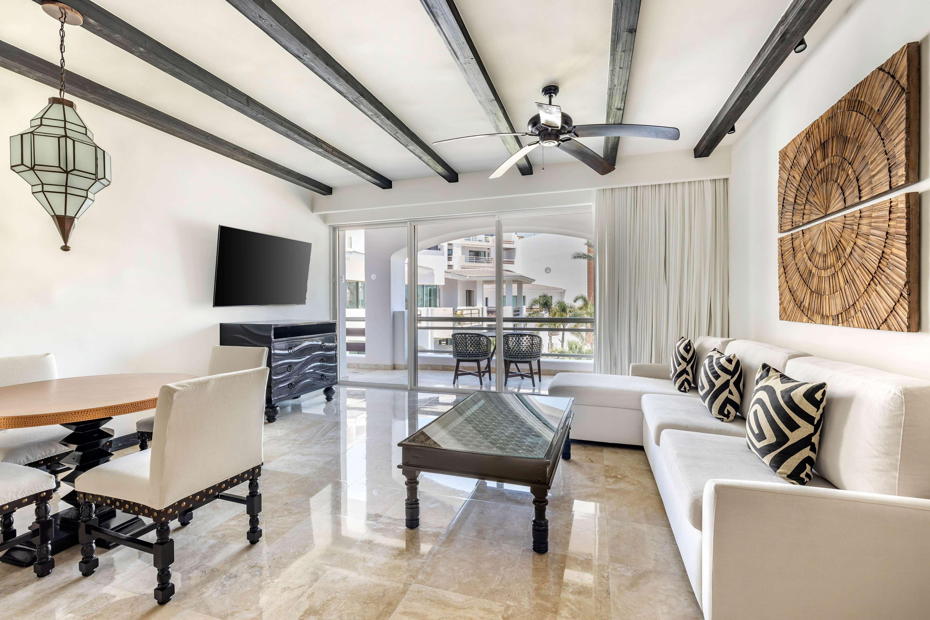 Double Deluxe Pool View