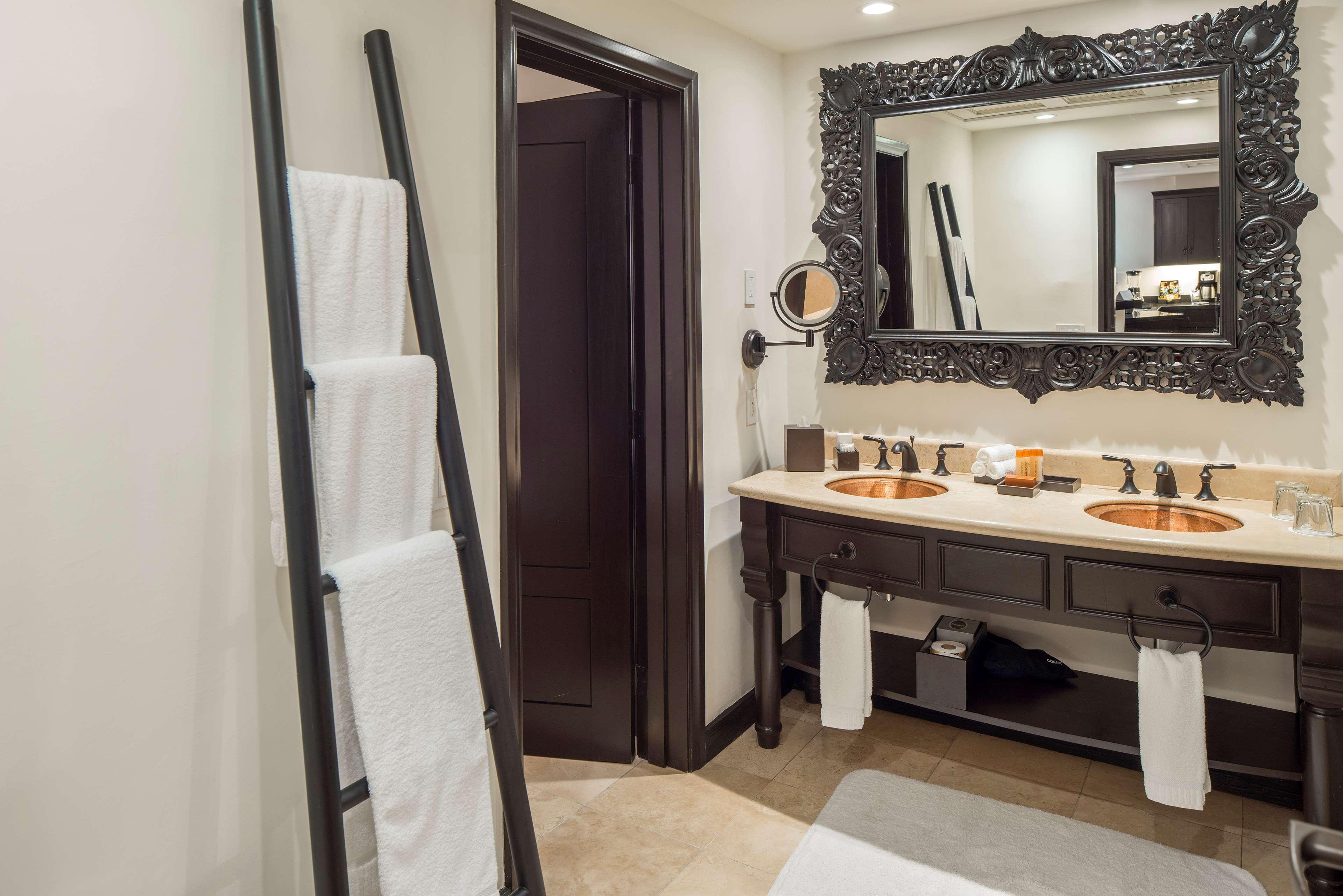 Suite Ocean View King Bed