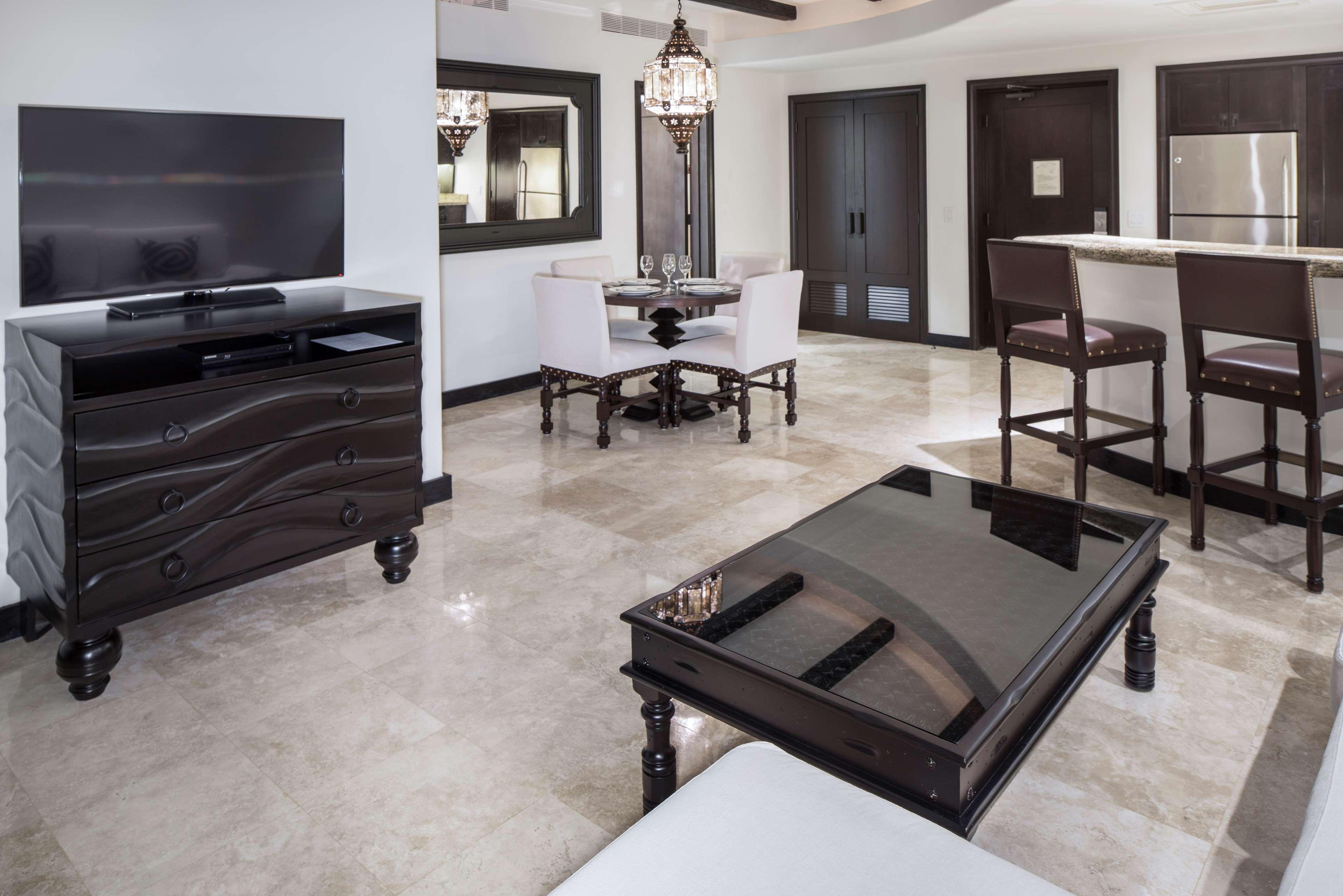 Double Partial Ocean View King Bed