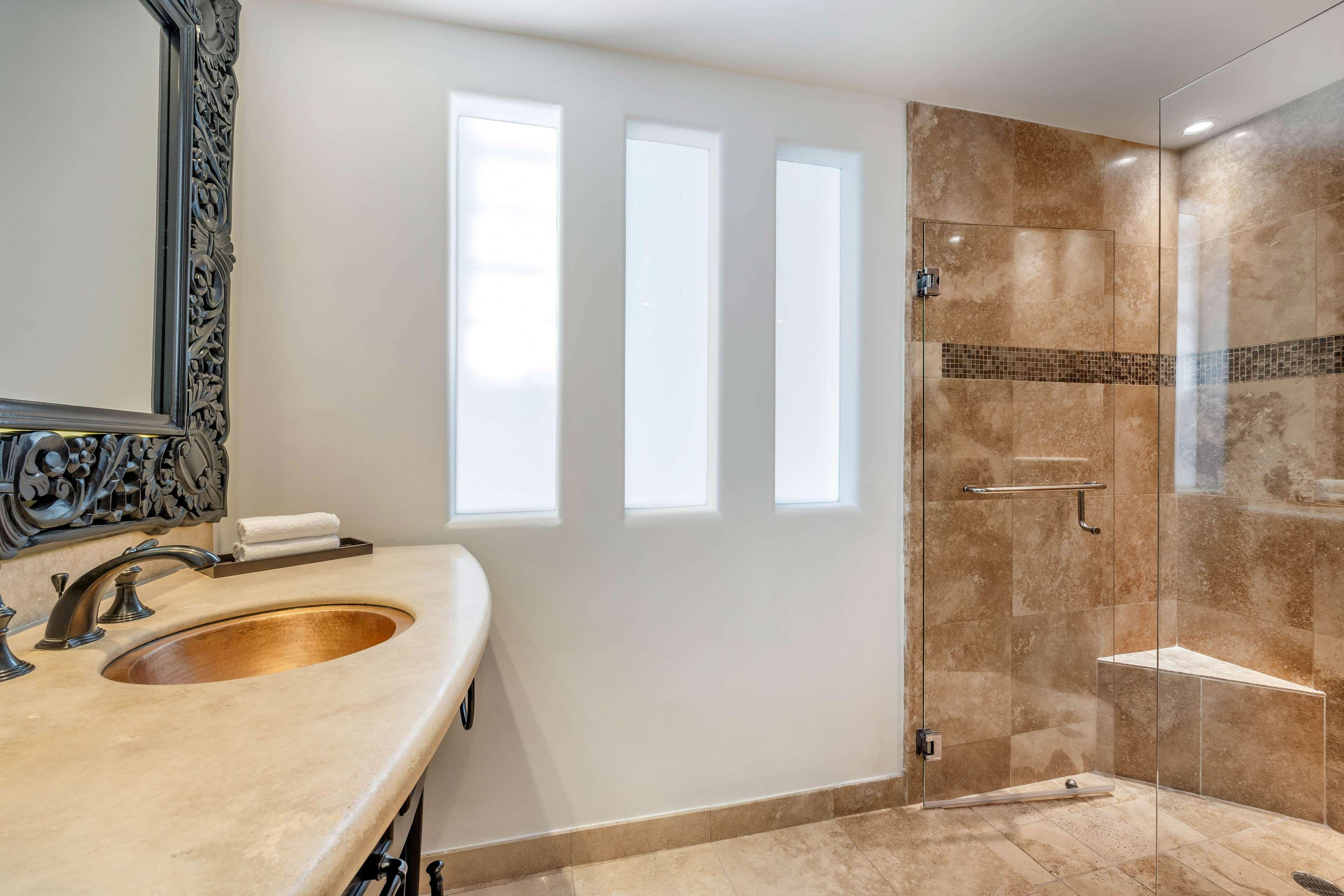 Junior Suite King Size Bed