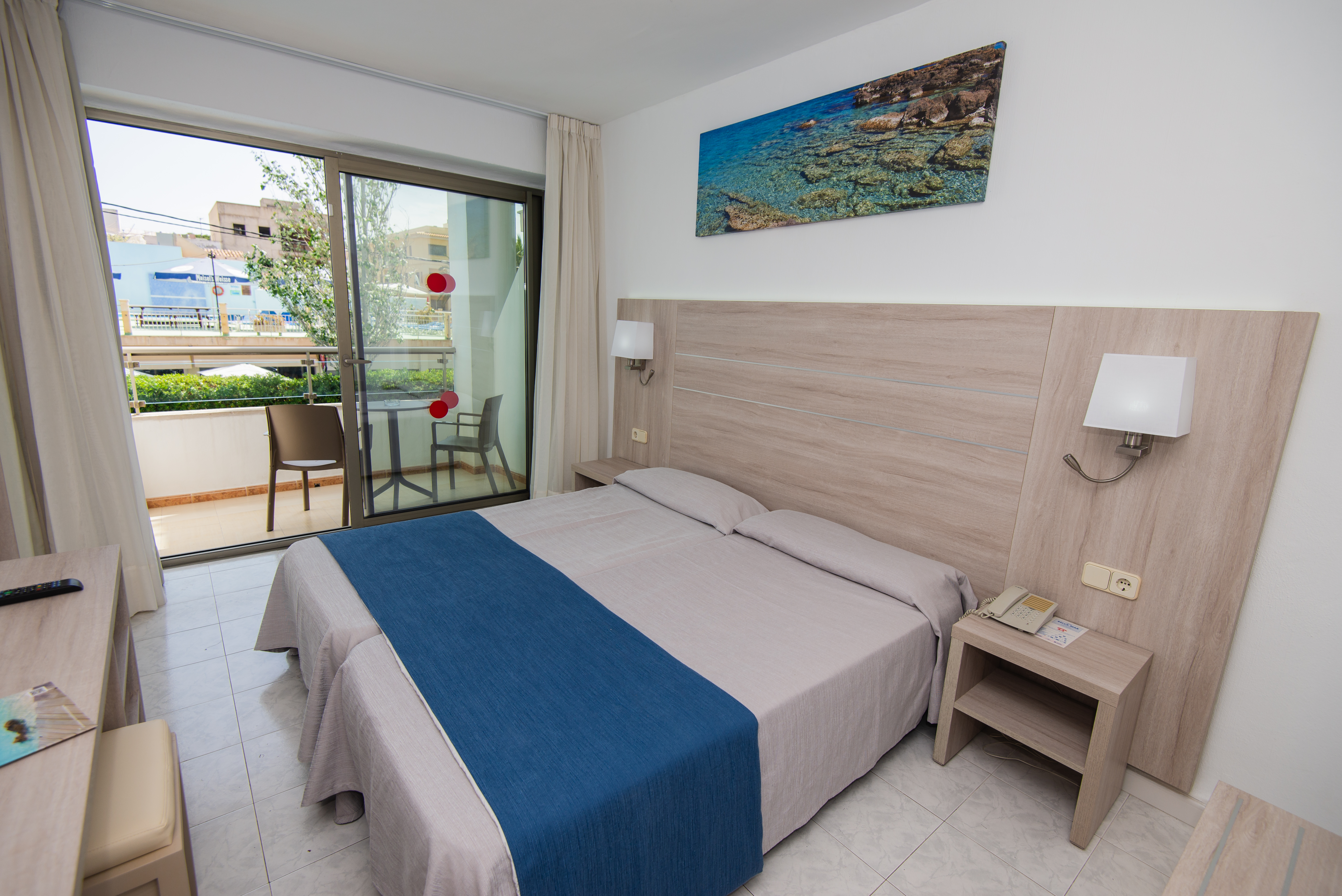 Double Single Pool View