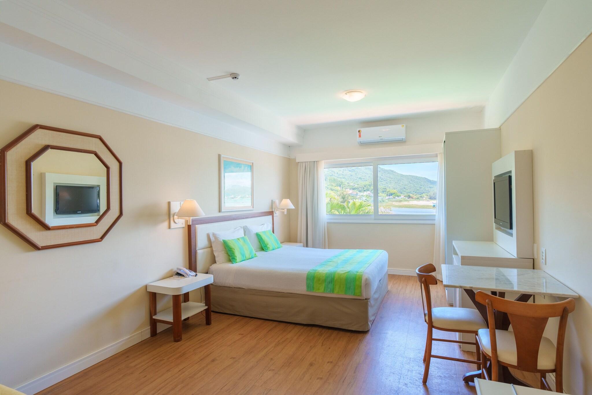 Double Superior Ocean View