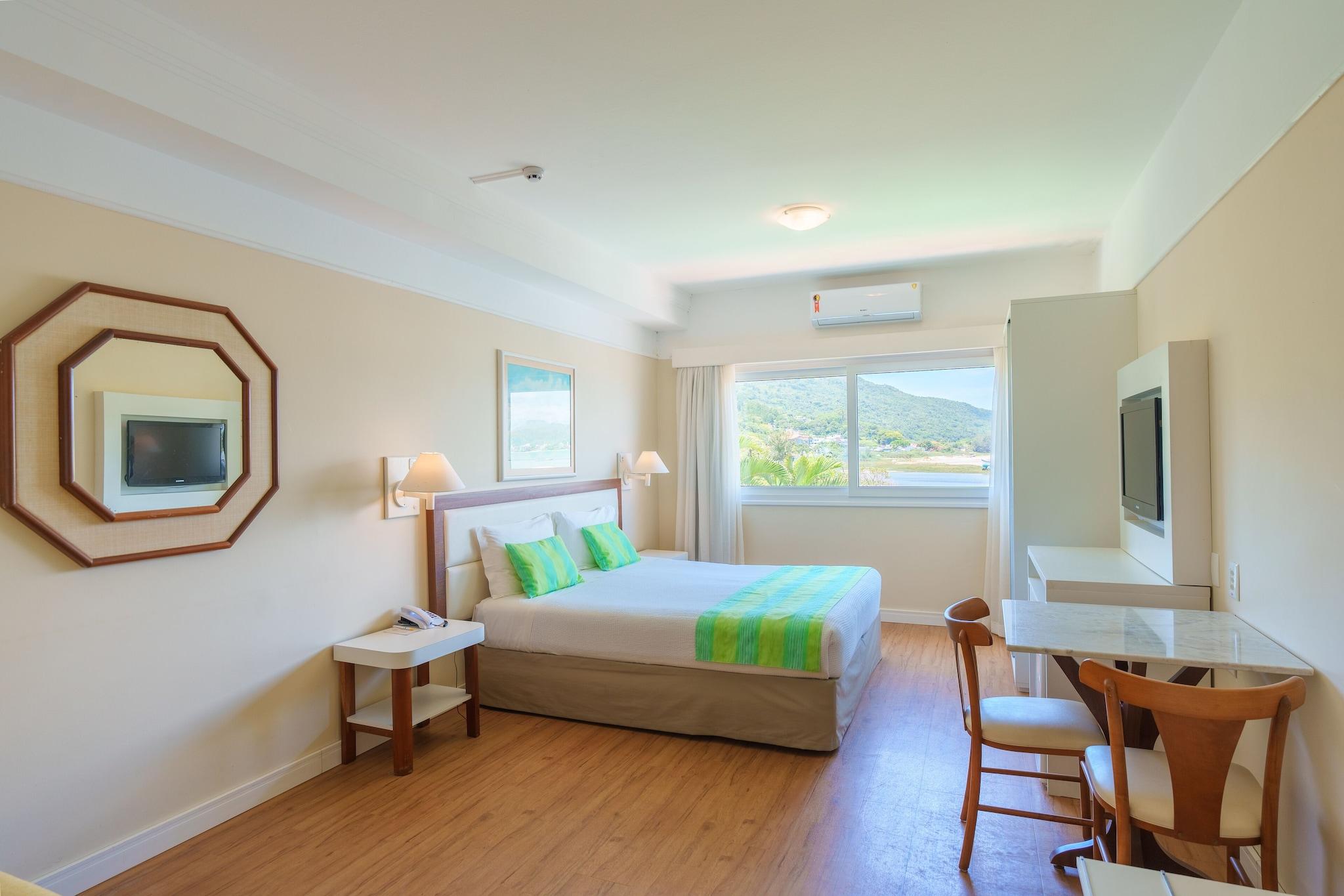 Double Superior Ocean View