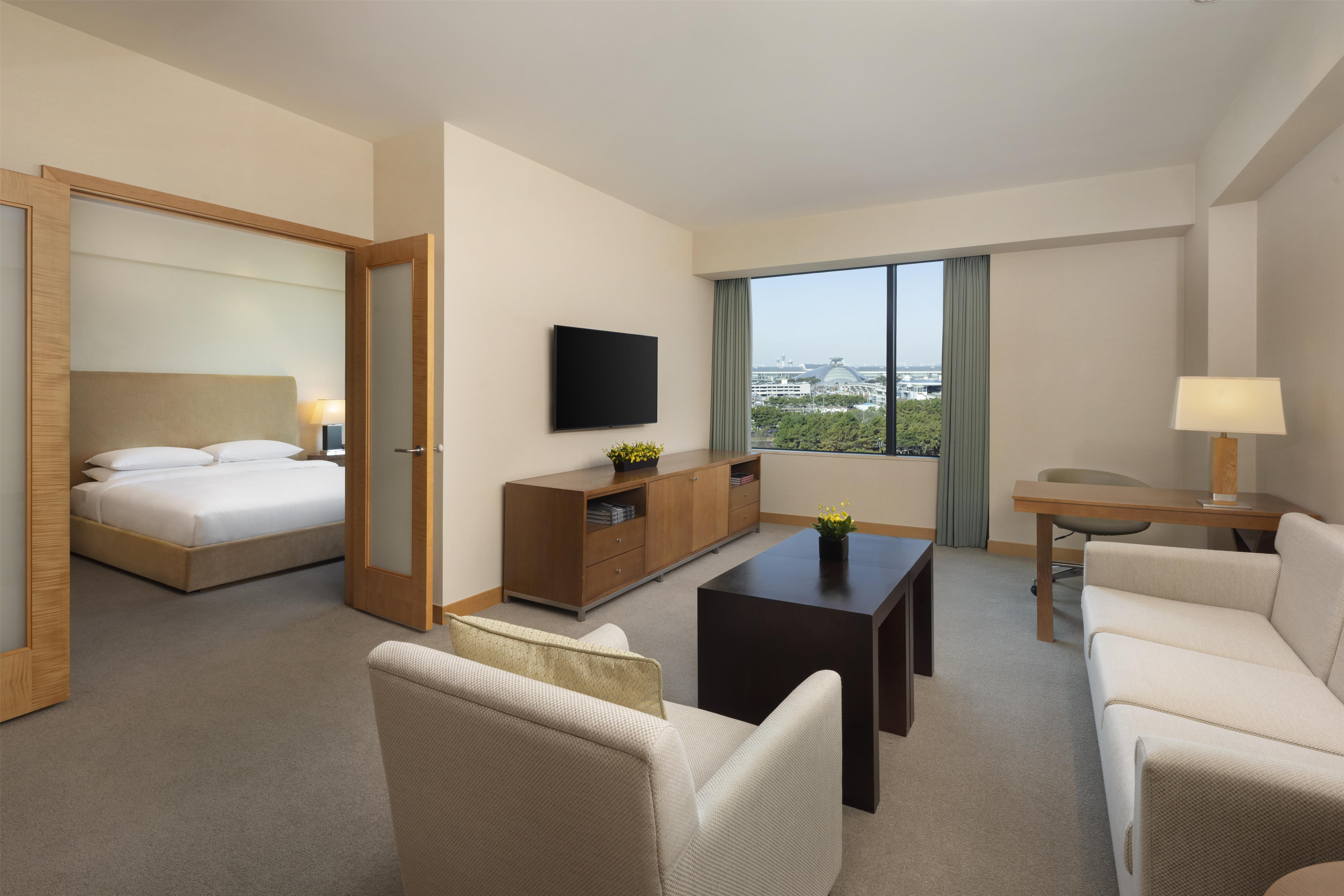 Suite King Size Bed