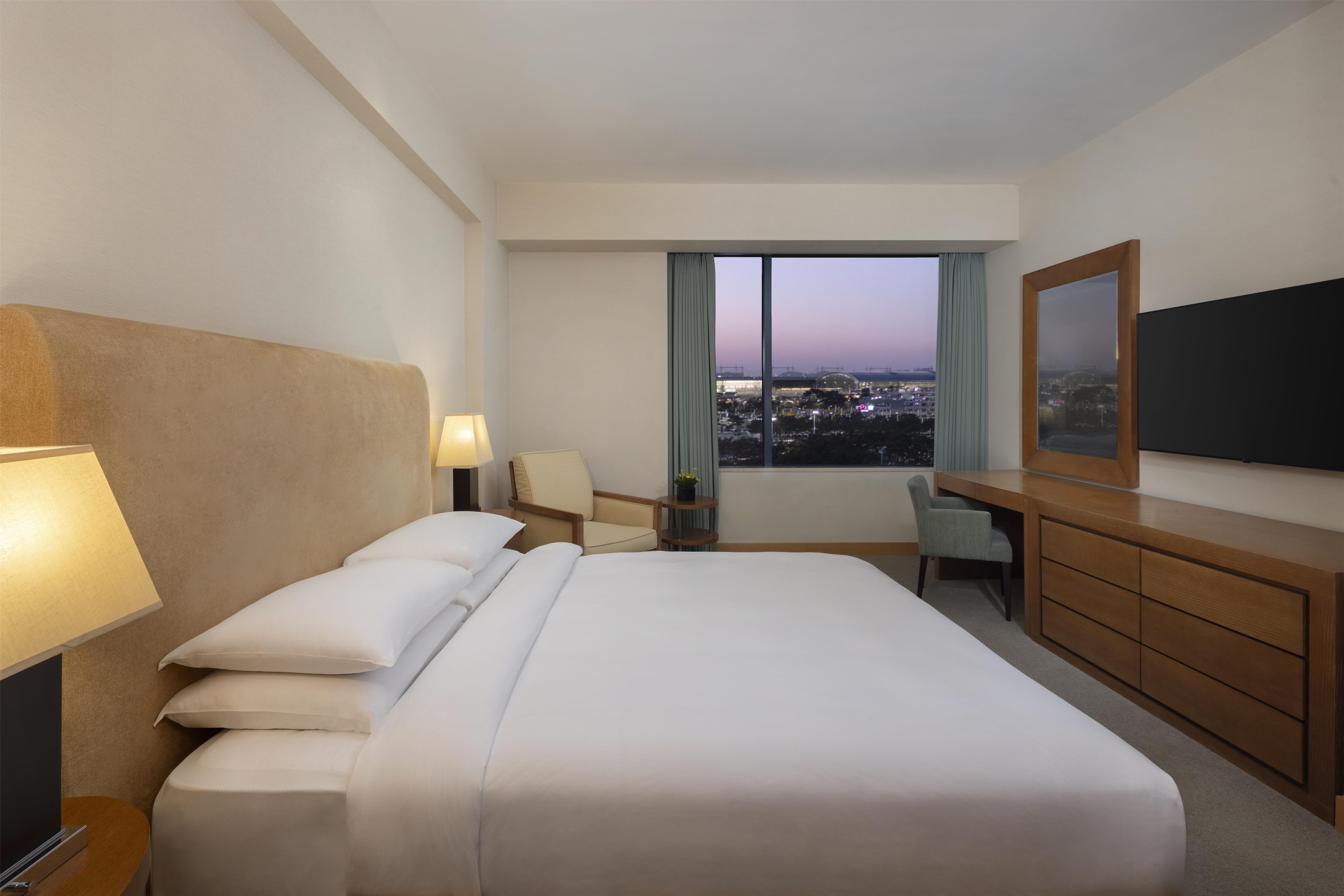 Suite King Size Bed