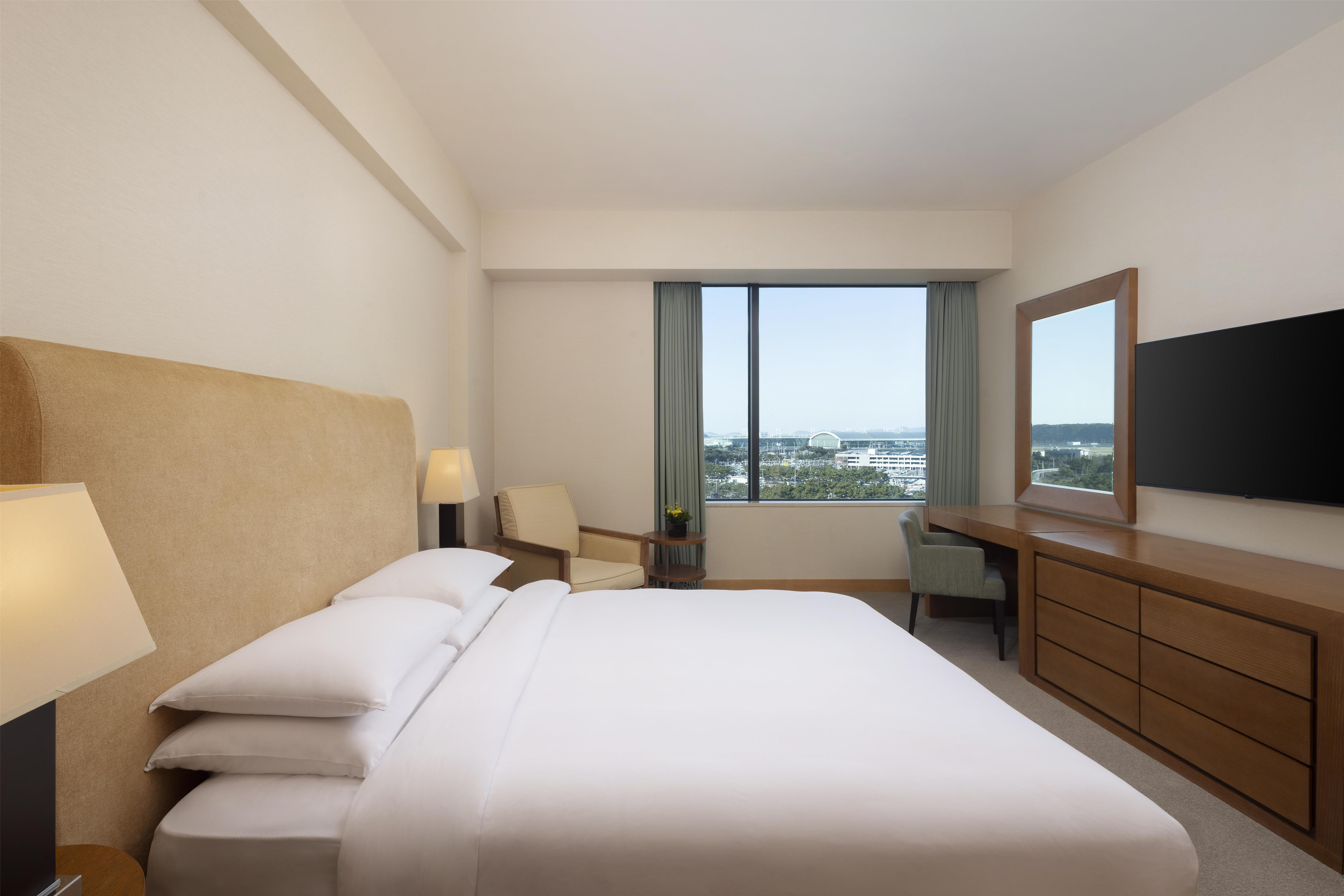Suite King Size Bed