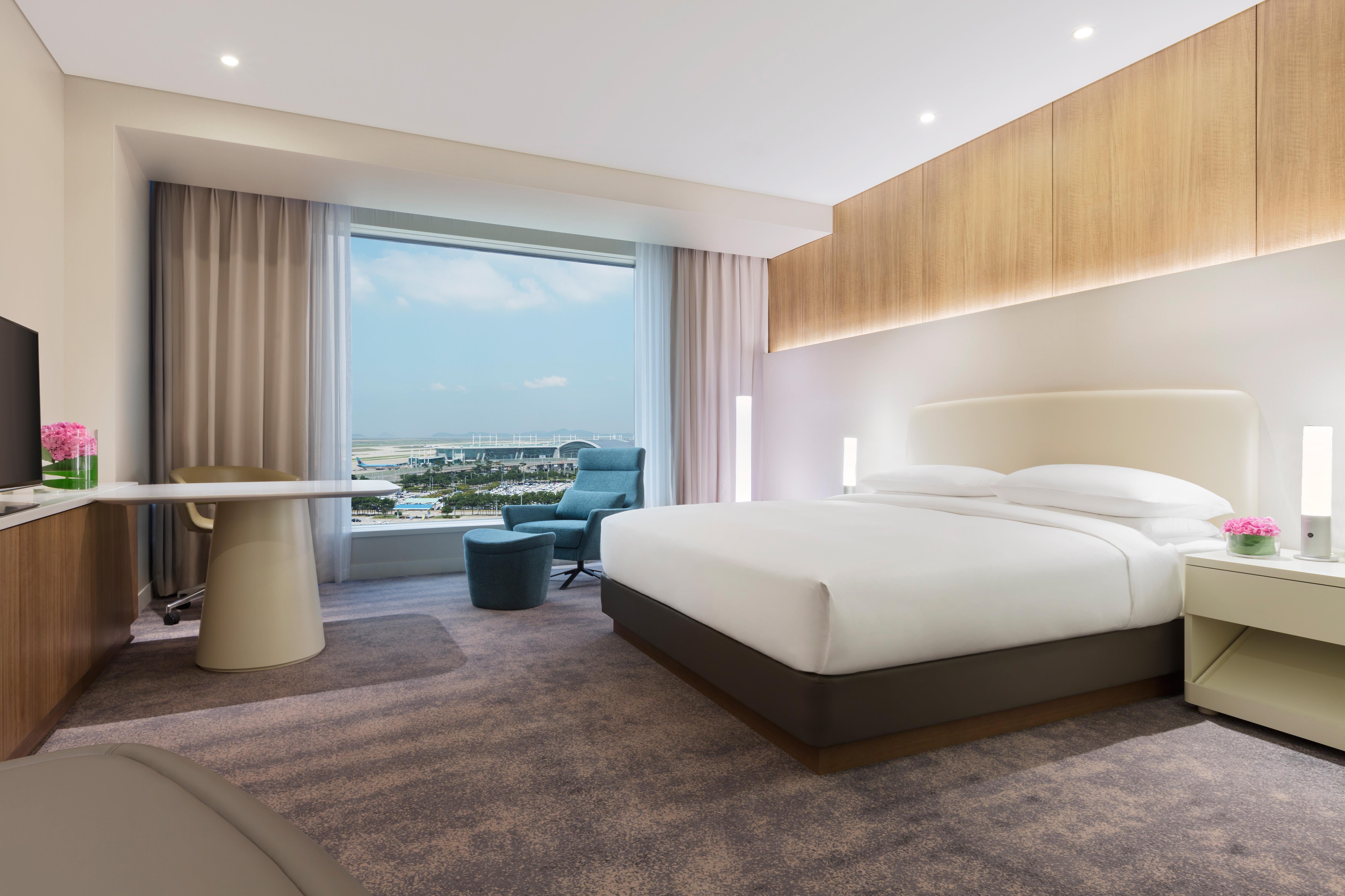 Double Deluxe King Bed
