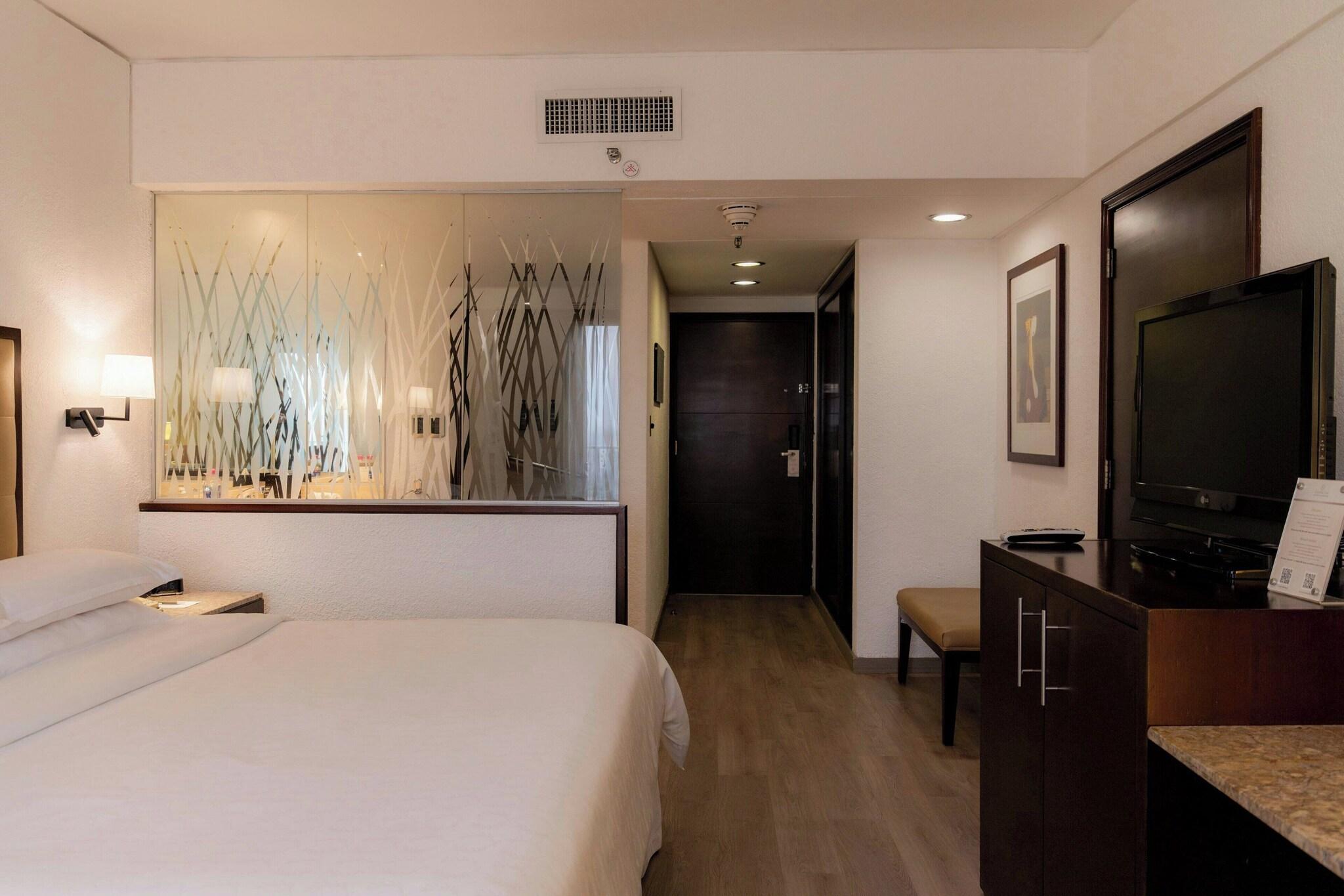 Double Classic King Bed