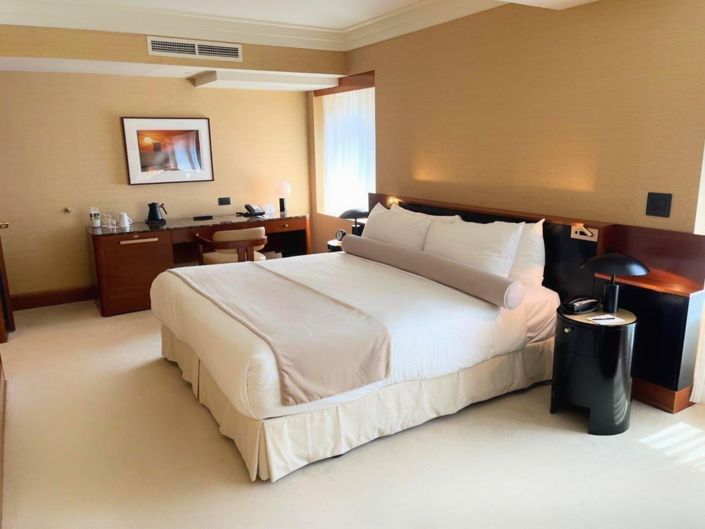 Junior Suite Deluxe King Bed