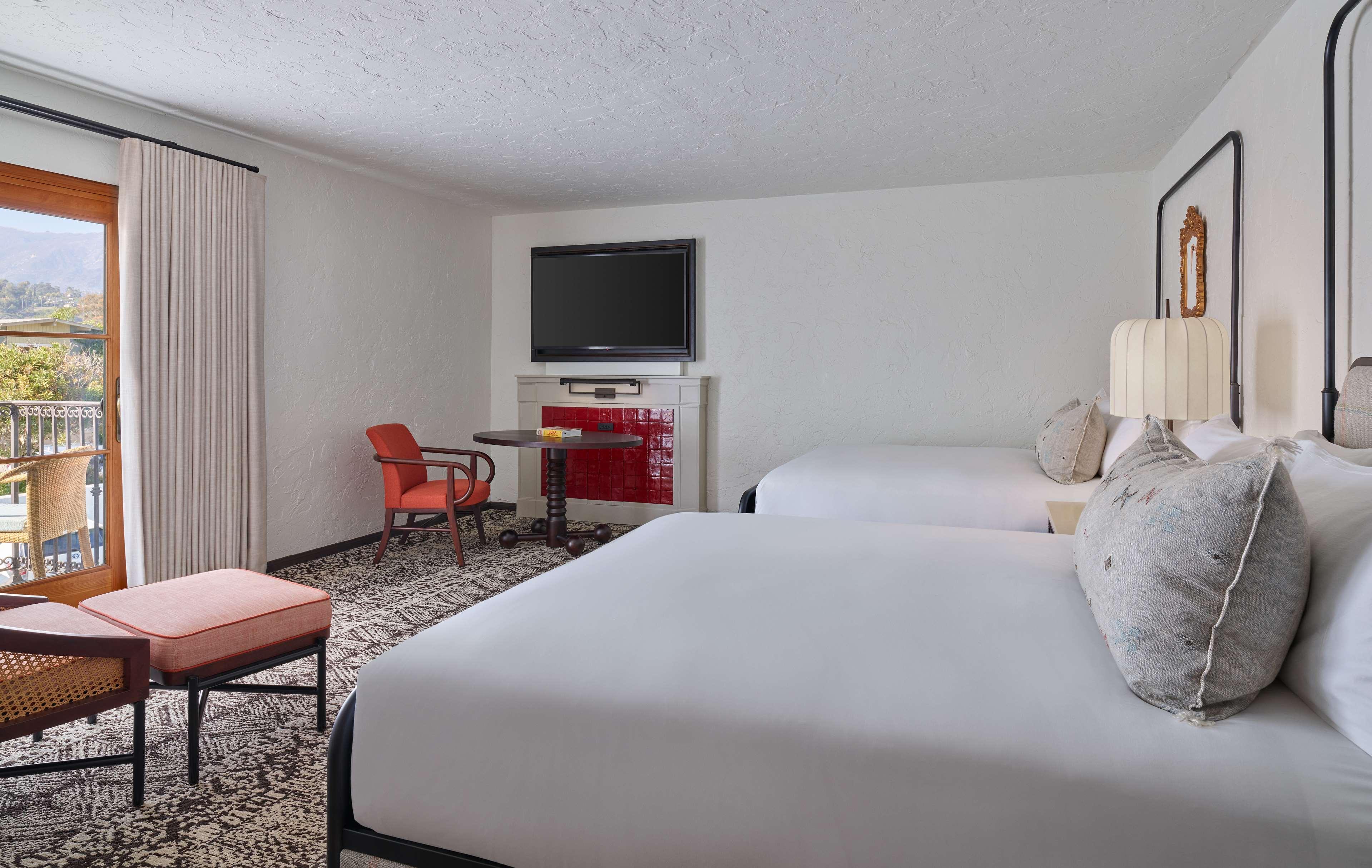 Quadruple Deluxe Two Queen Beds