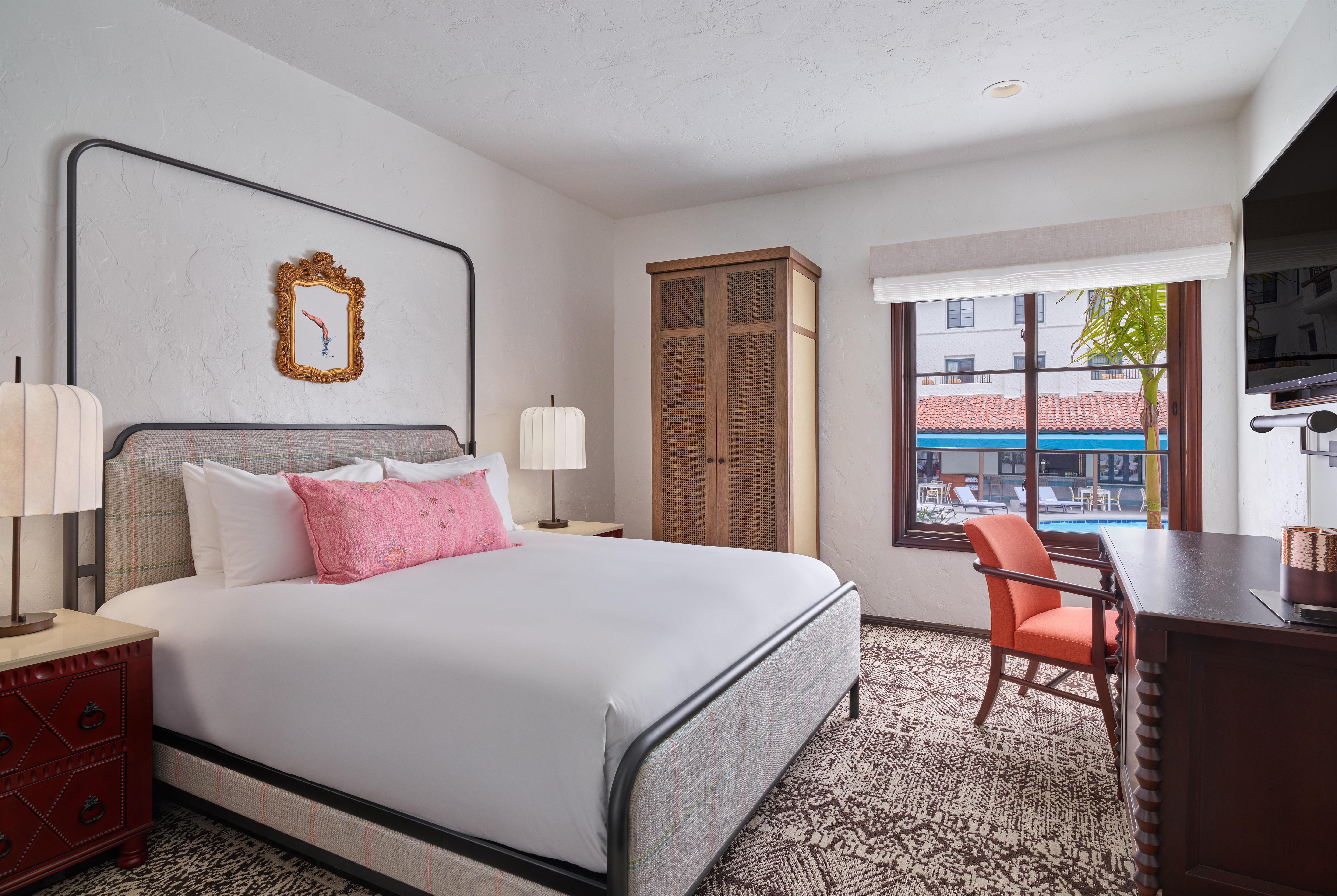 Double King Bed Non Smoking