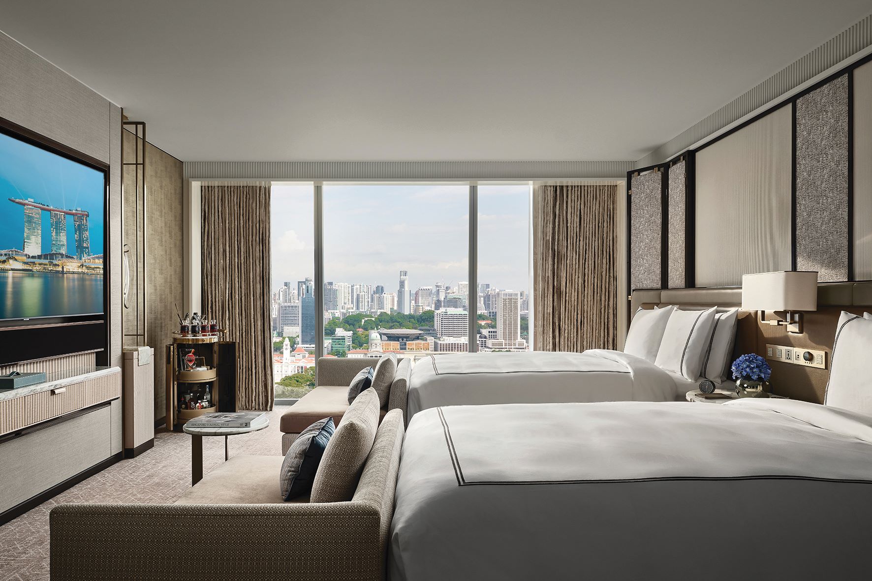 Single City View Queen Bed