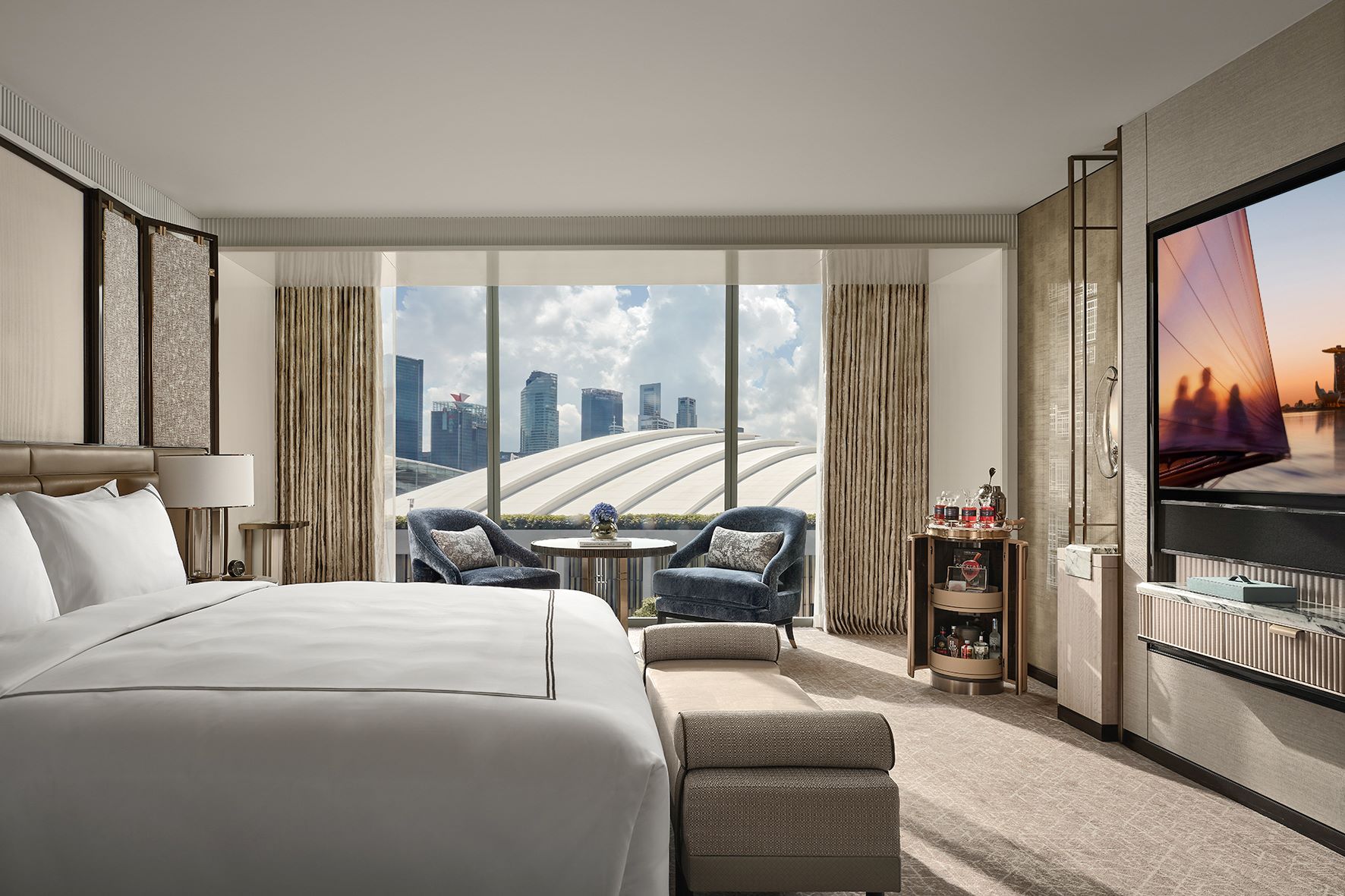Single Premier King Bed