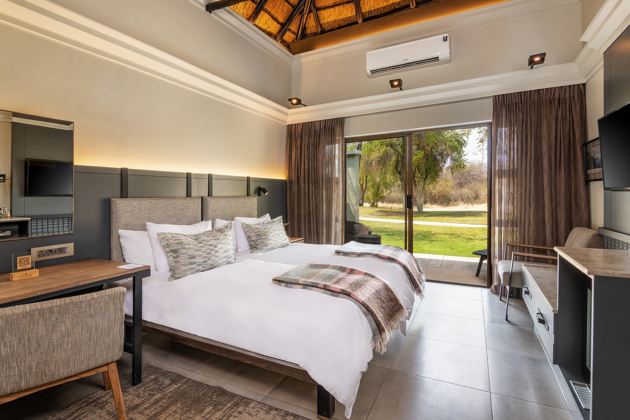 Single Deluxe One Bed