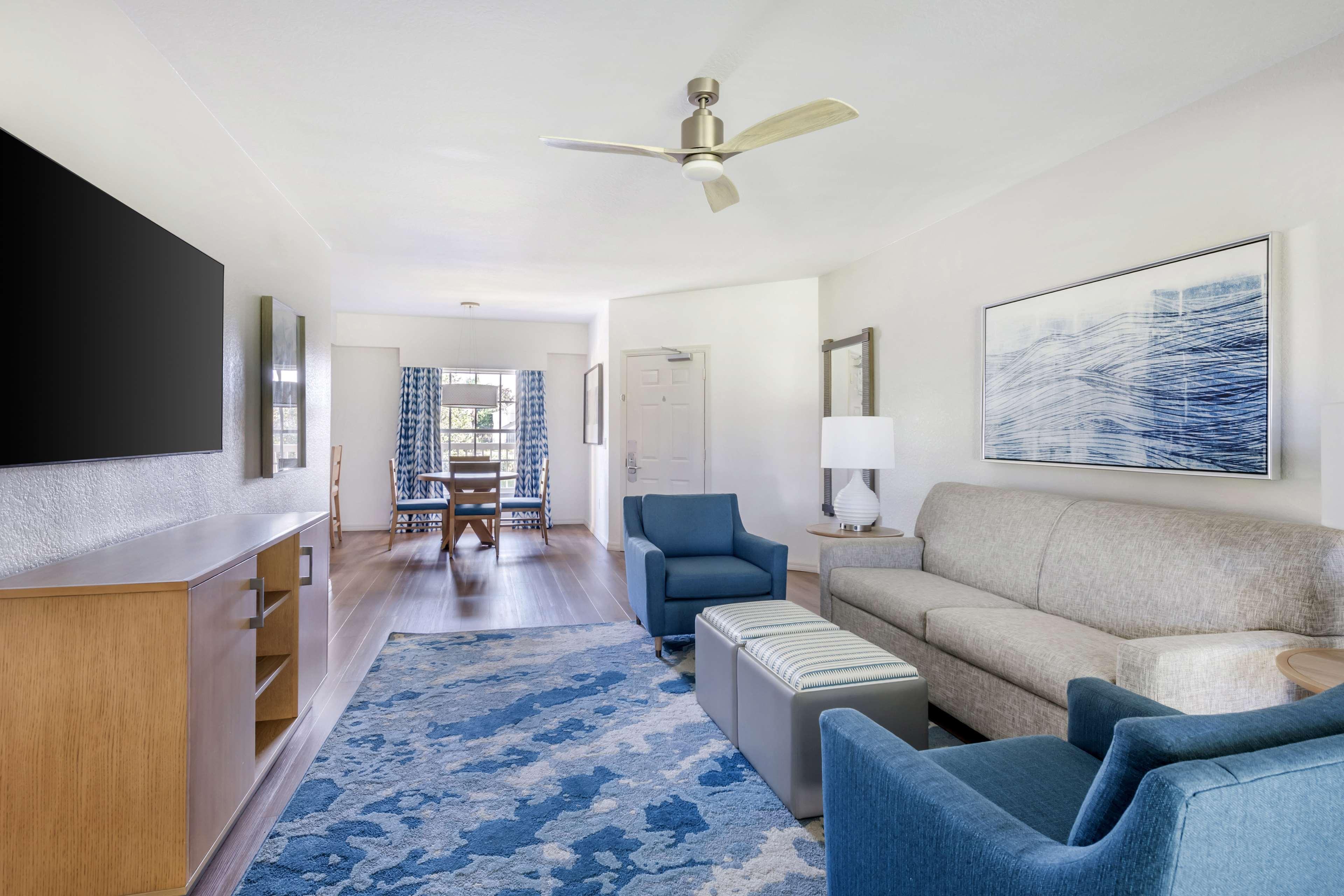 Suite Deluxe King Bed