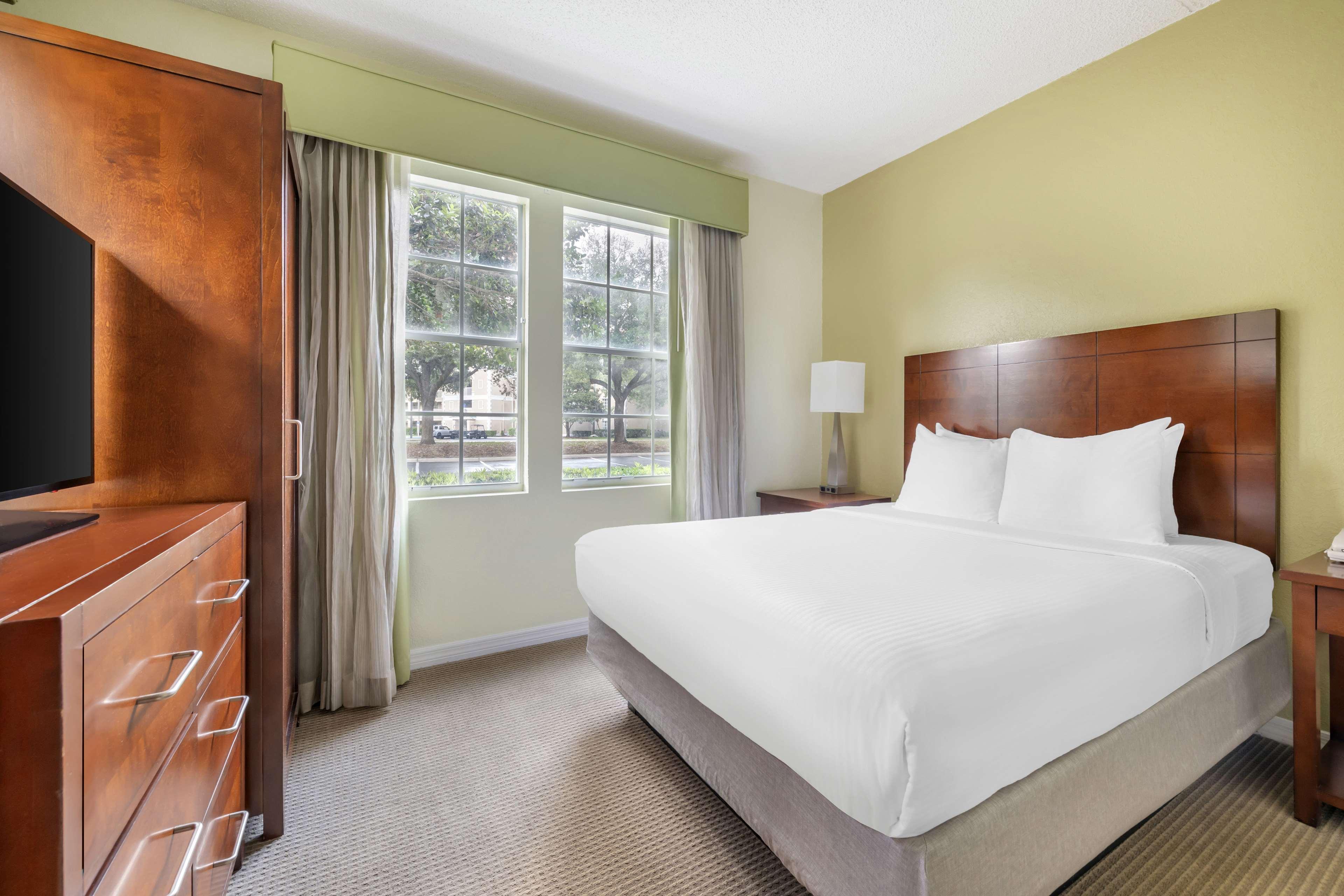 Suite Queen Size Bed