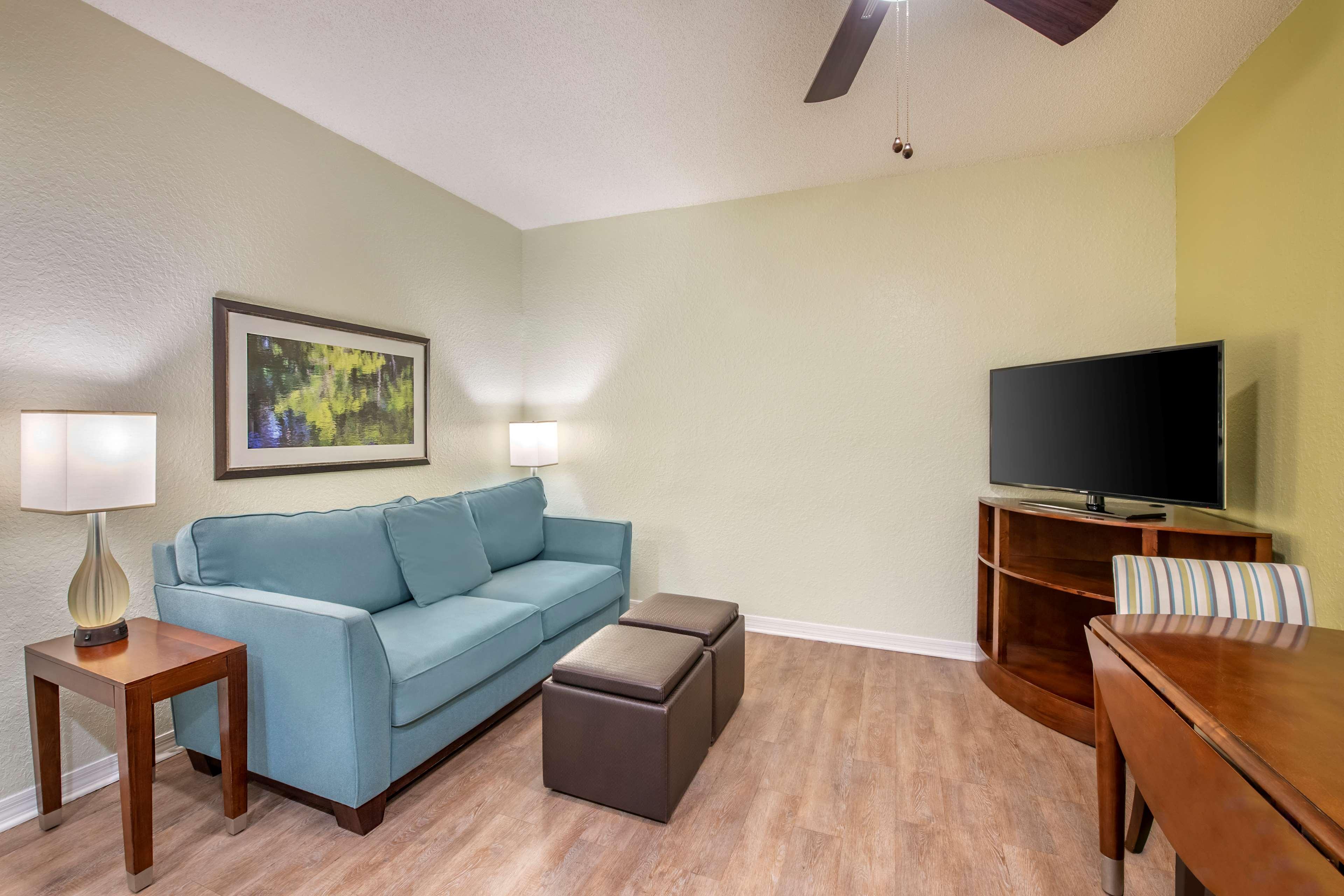 Suite Queen Size Bed