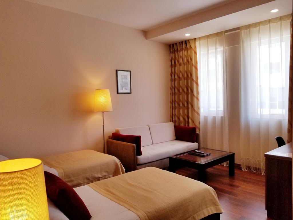 Double or Twin Standard