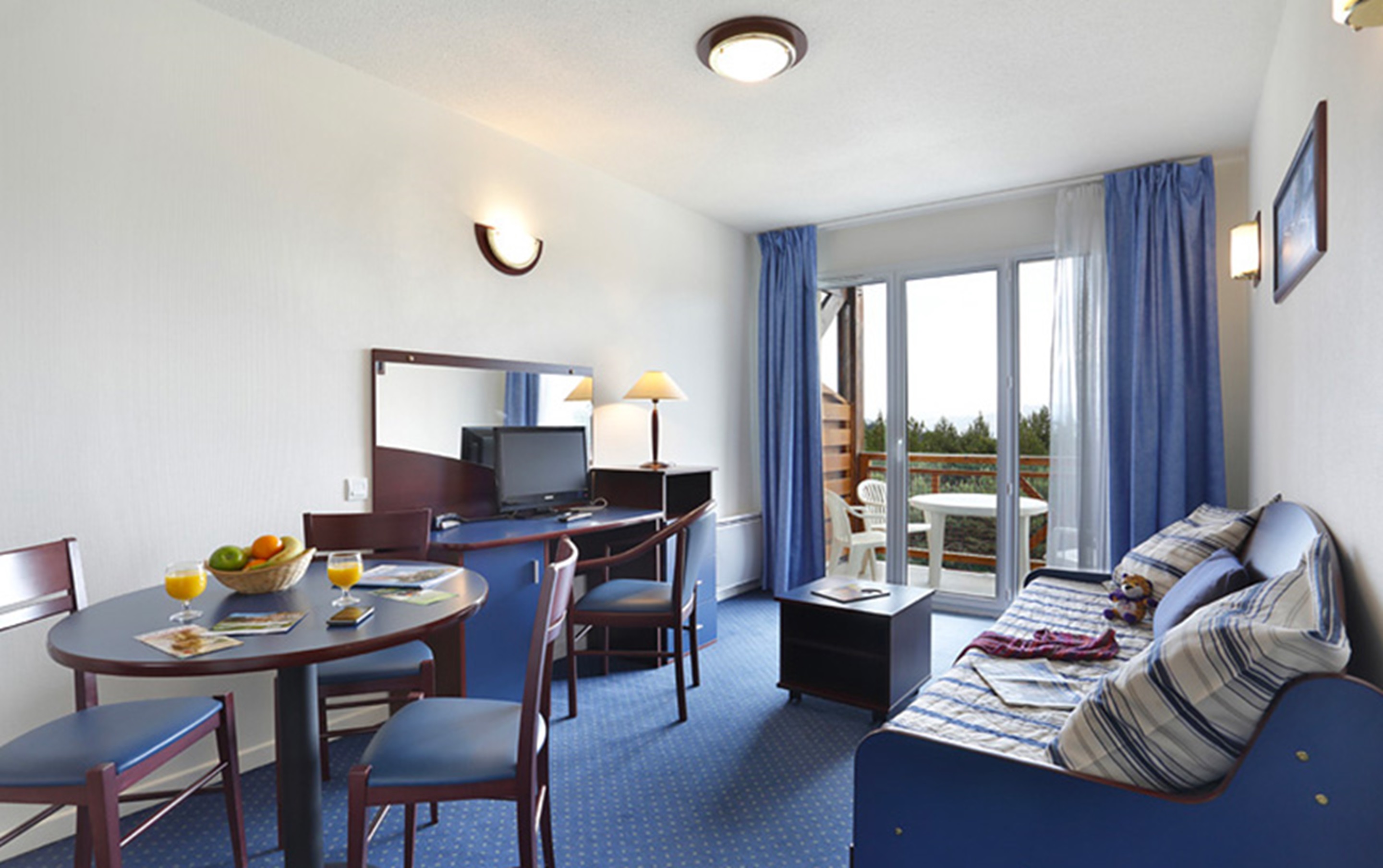 Apartment Capacity 4