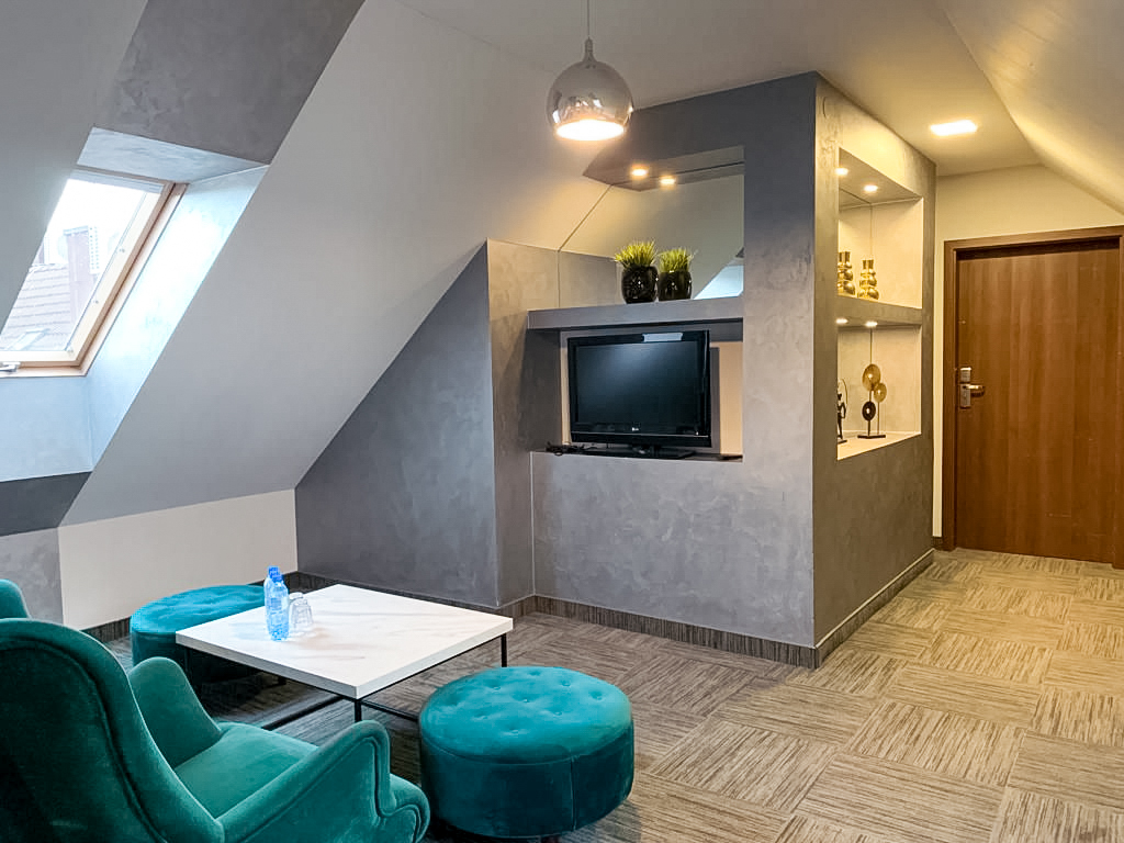 Quadruple Four Bedrooms Two Bathrooms