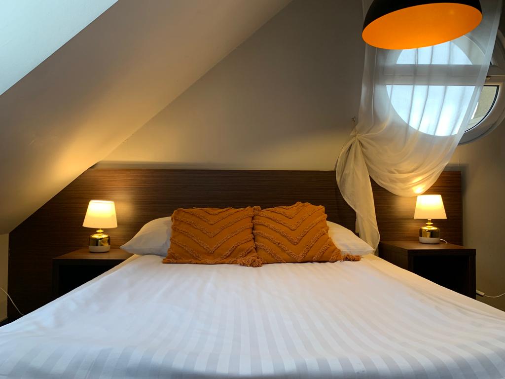 Quadruple Four Bedrooms Two Bathrooms