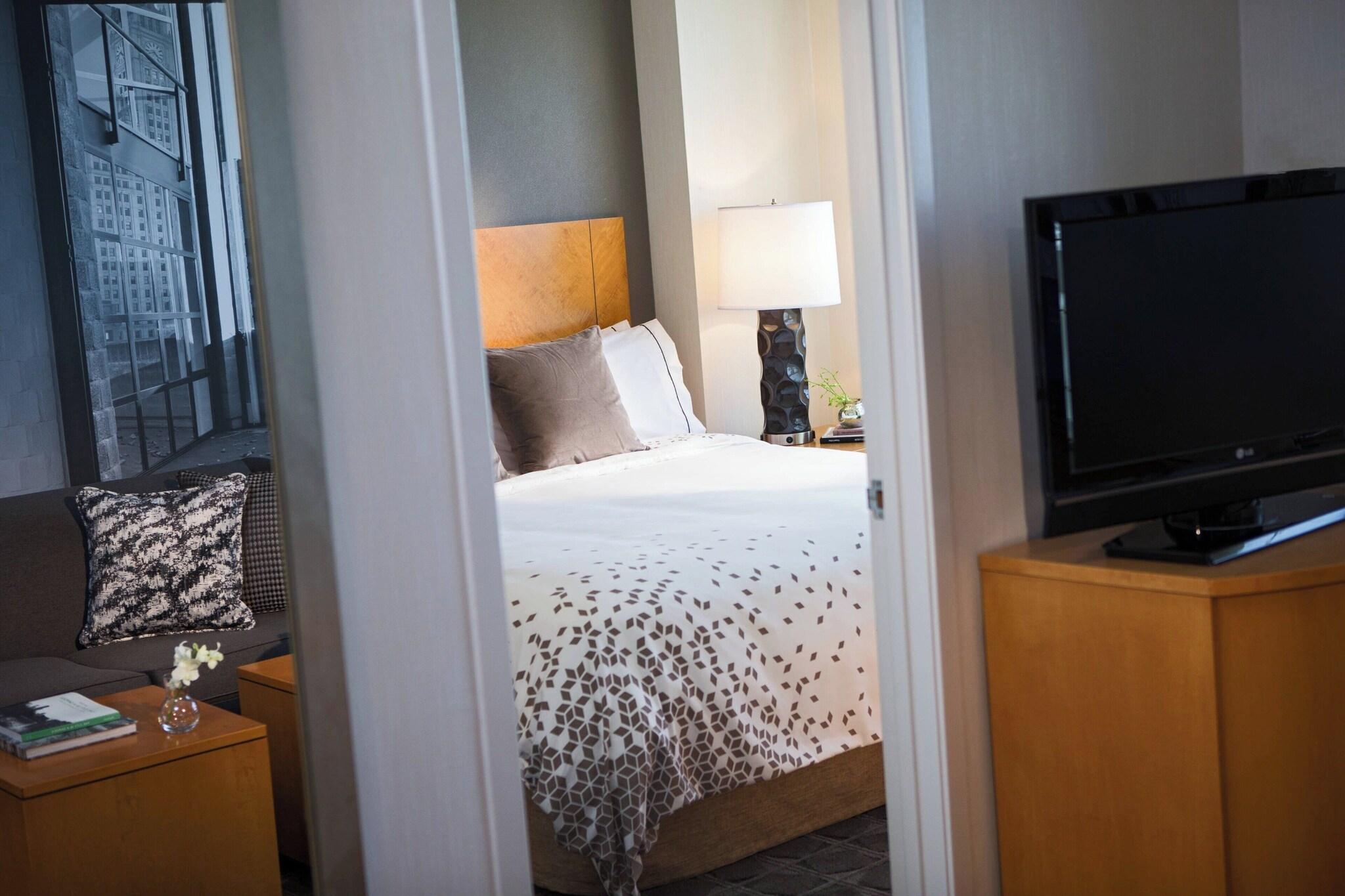 Suite Club King Bed