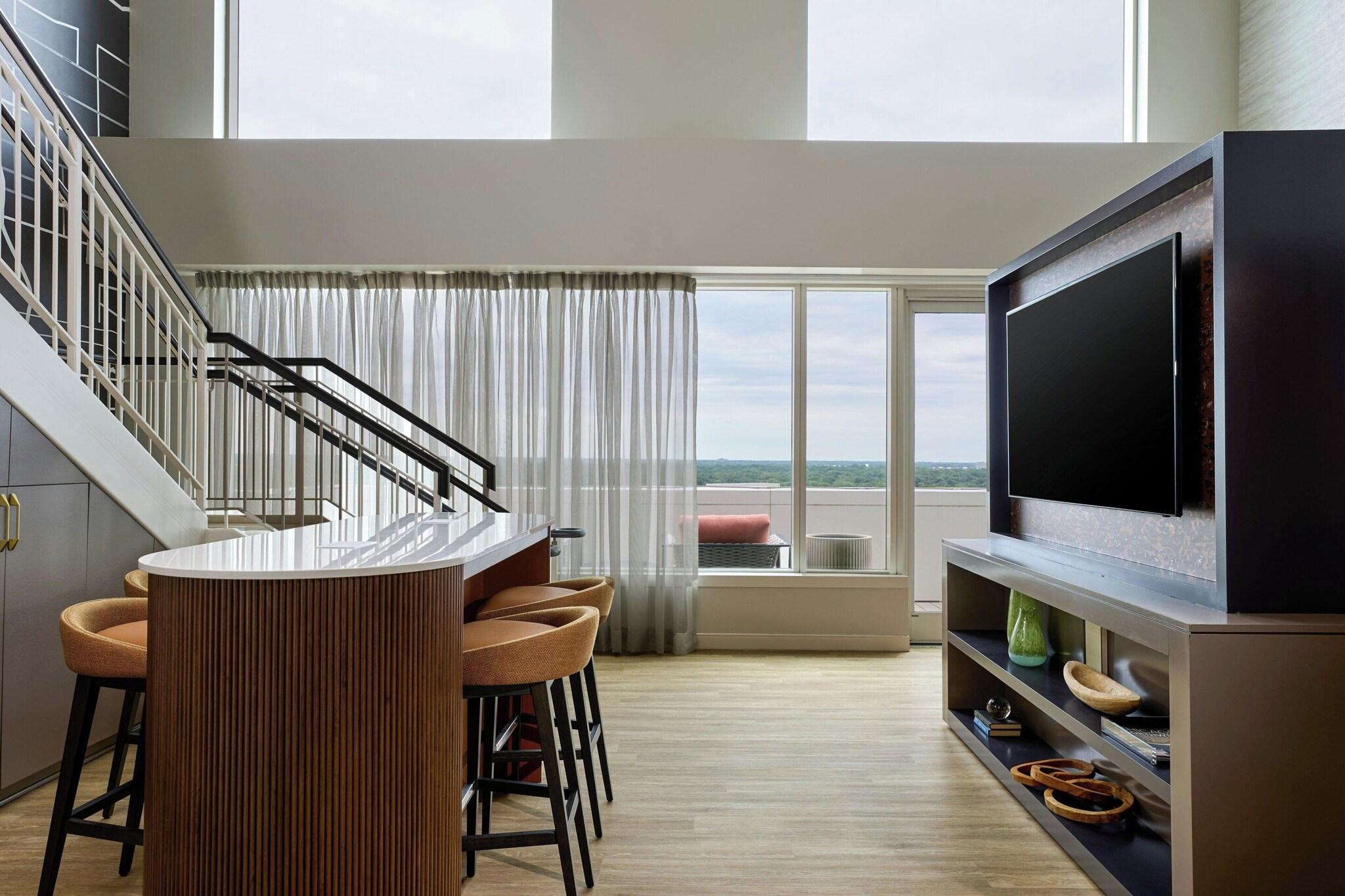 Quadruple Club Two Queen Beds