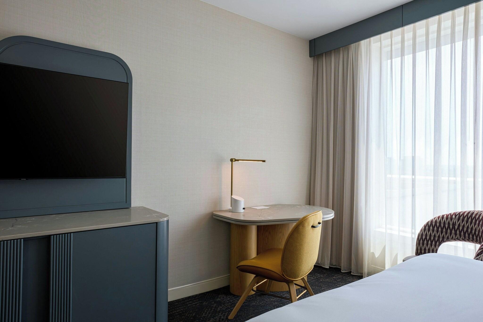 Quadruple Club Two Queen Beds