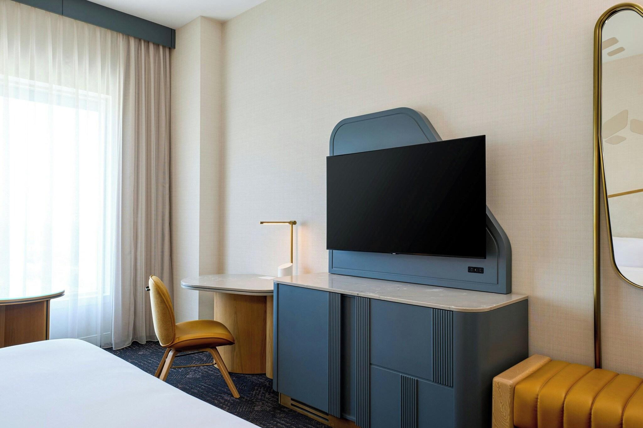 Double Club King Bed