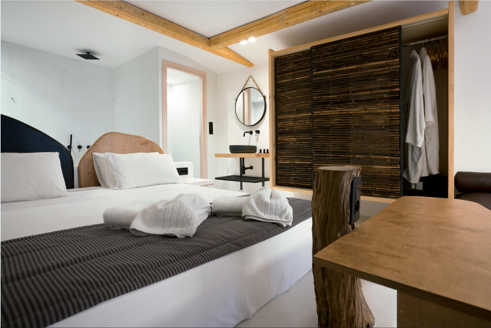 Junior Suite Land View