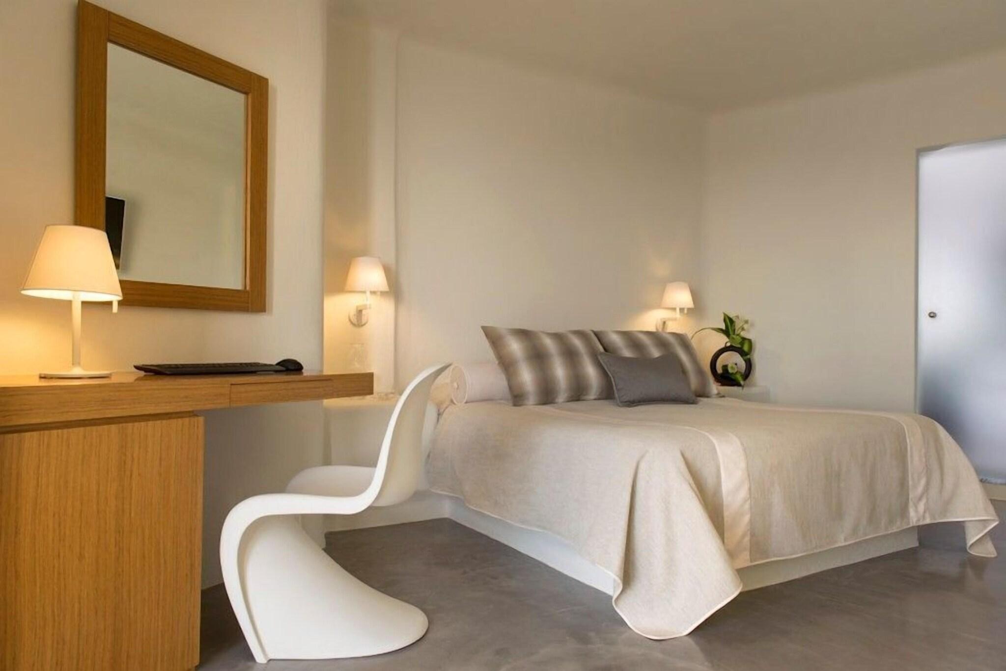 Double Deluxe One Bed