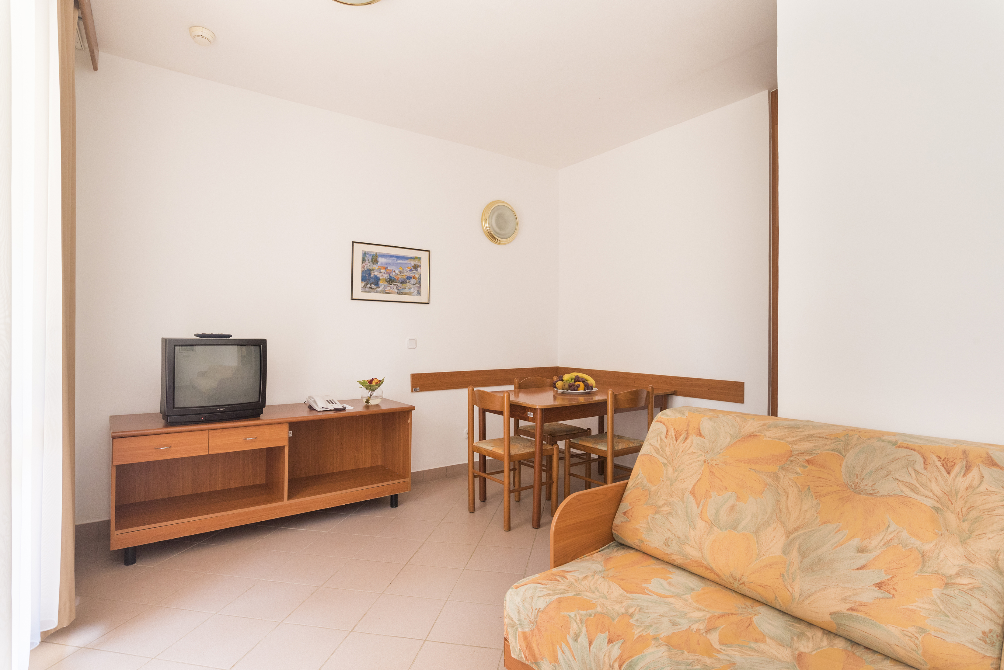 Apartment Capacity 3