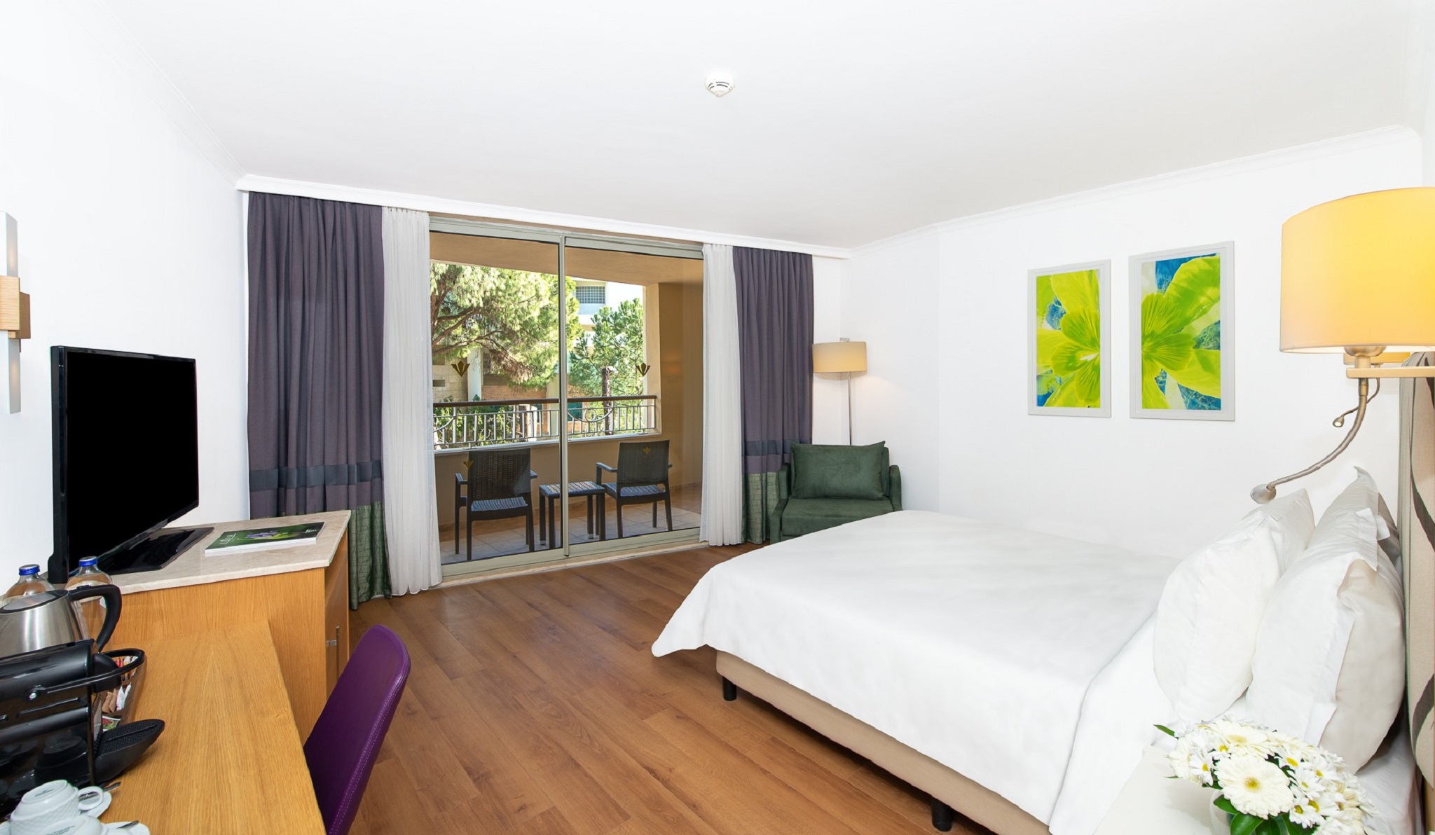 Family Room with Jacuzzi