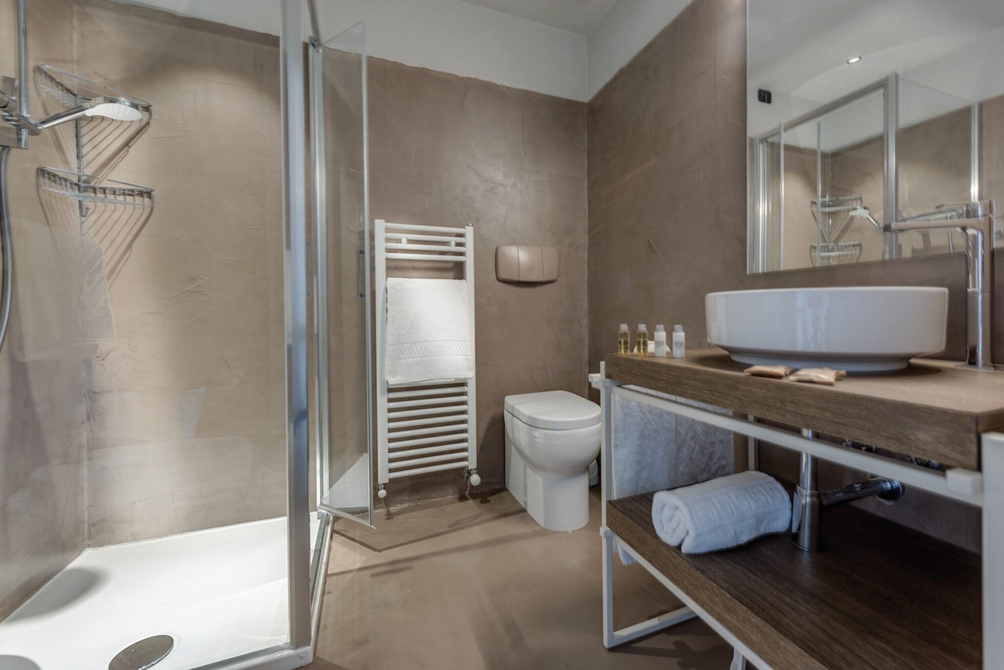 Suite Queen Size Bed