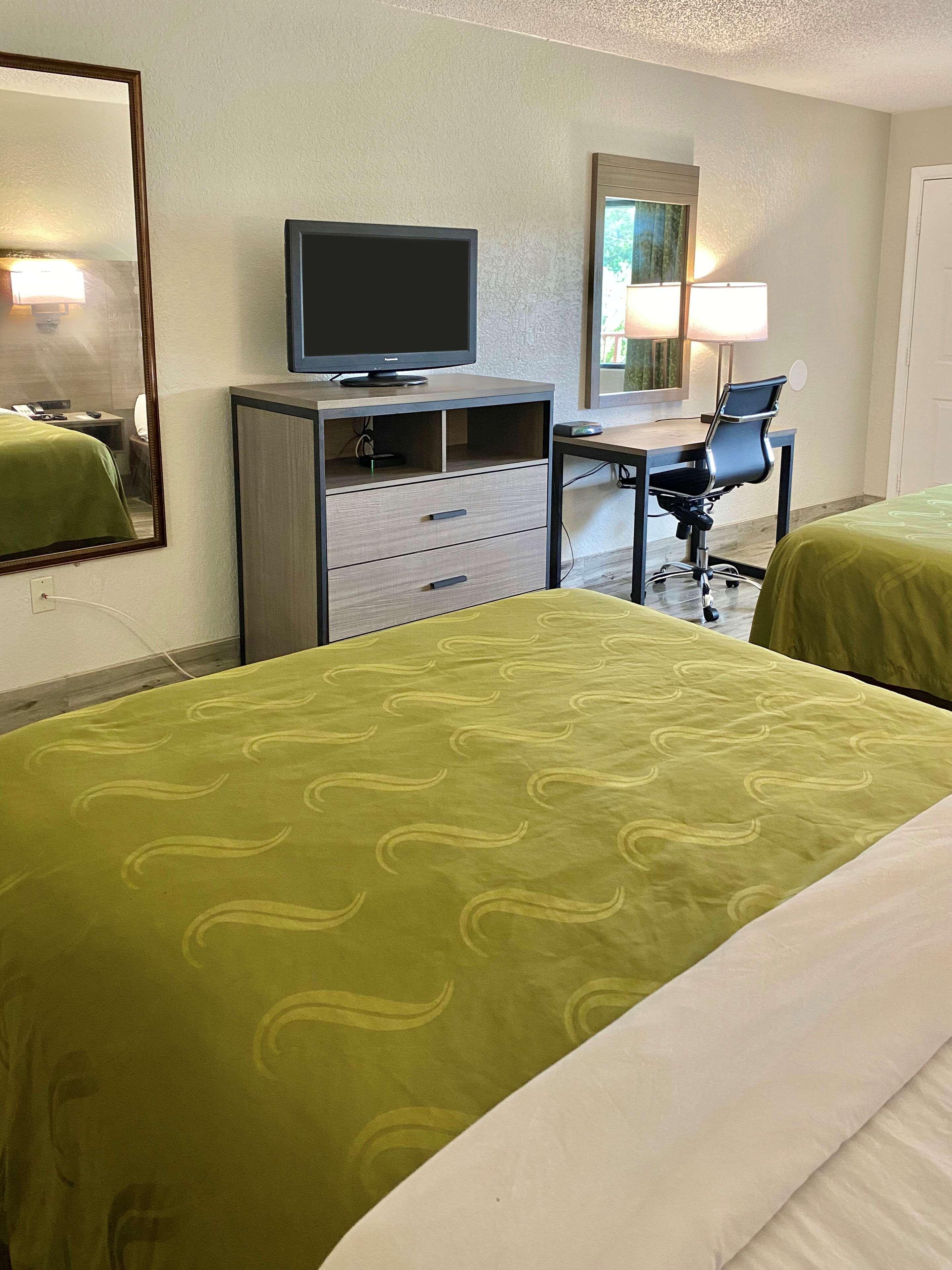 Double Two Queen Beds Non Smoking