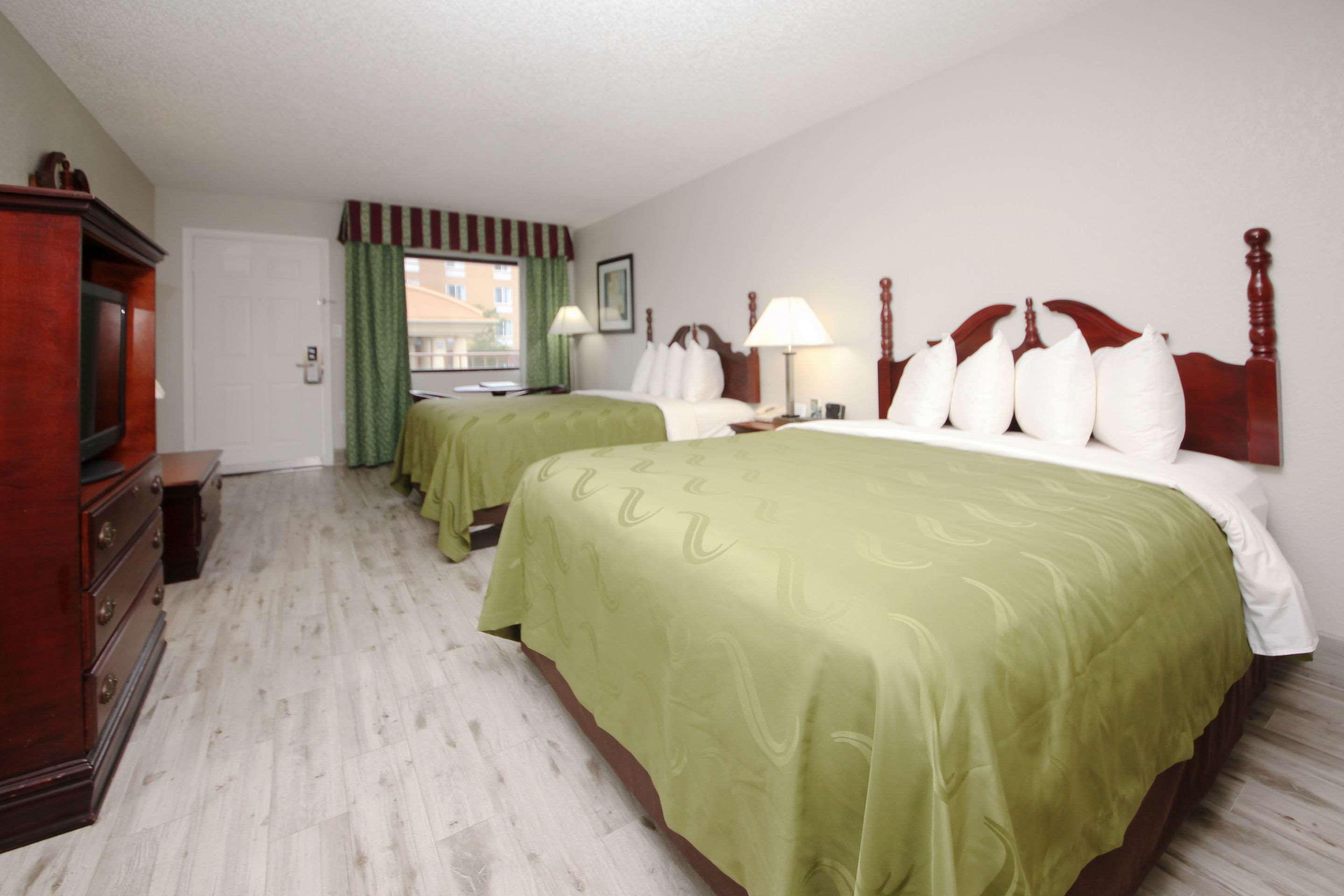 Double Two Queen Beds Non Smoking