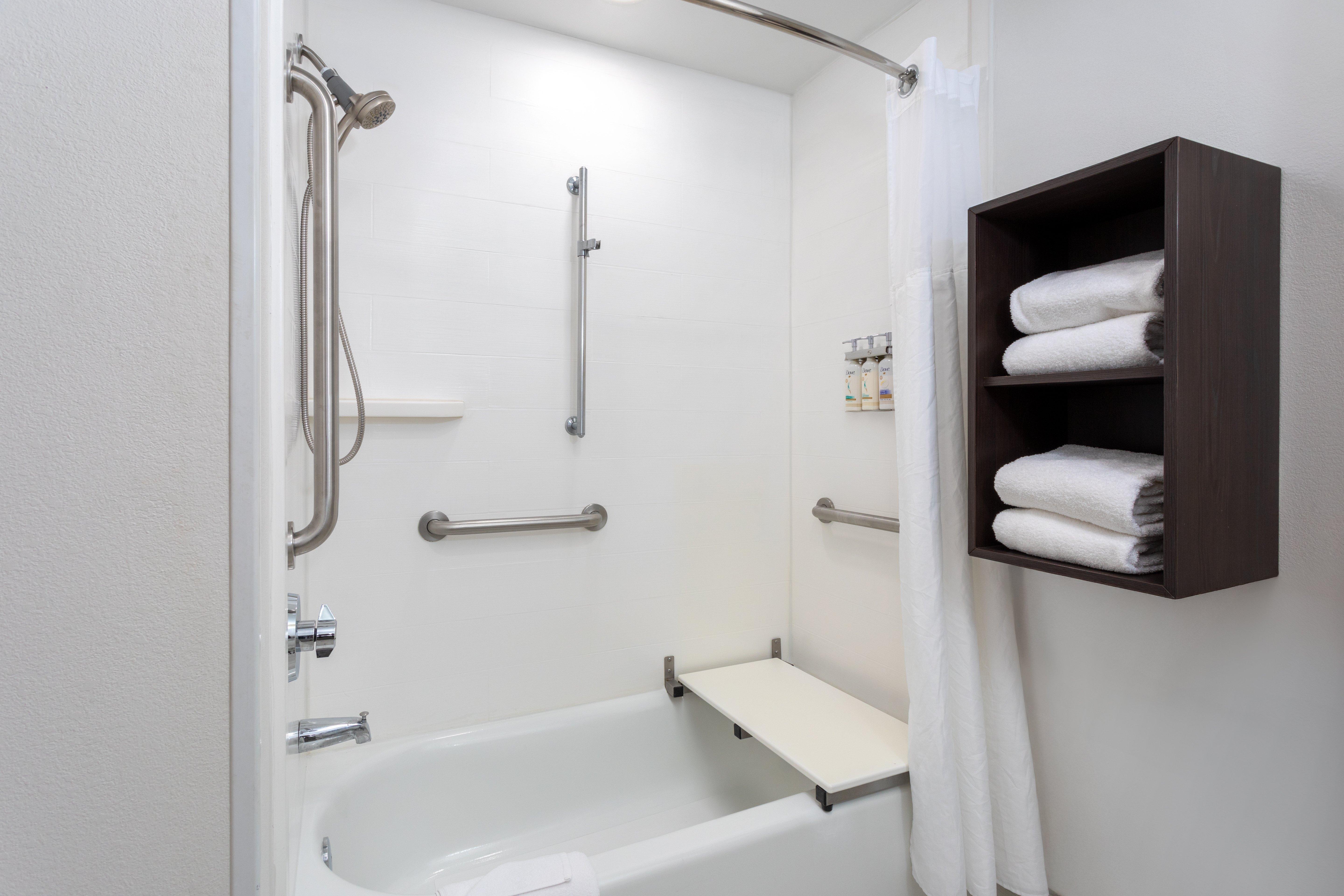 Suite Accessible King Size Bed