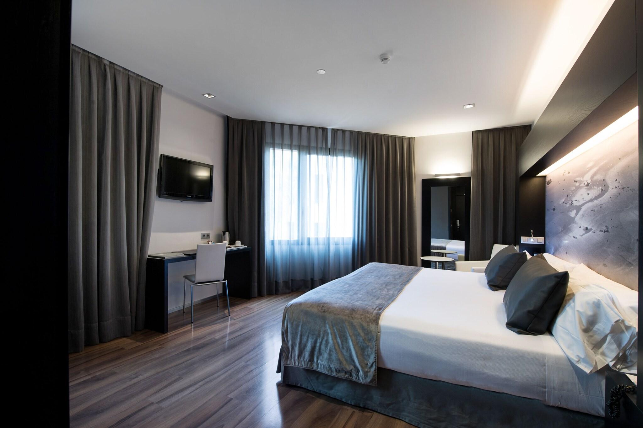 Family Room Capacity 2