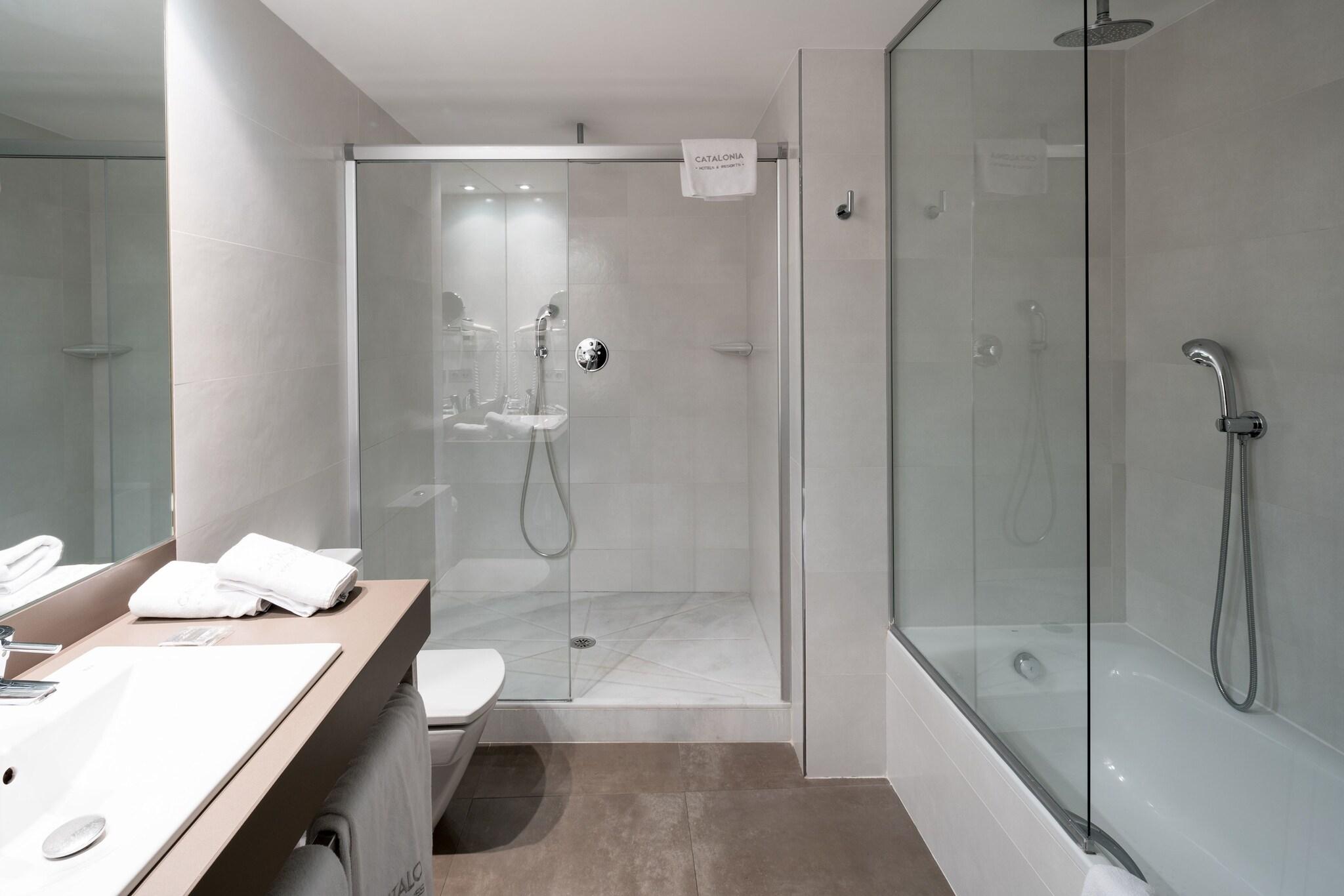 Double Single with Private Pool