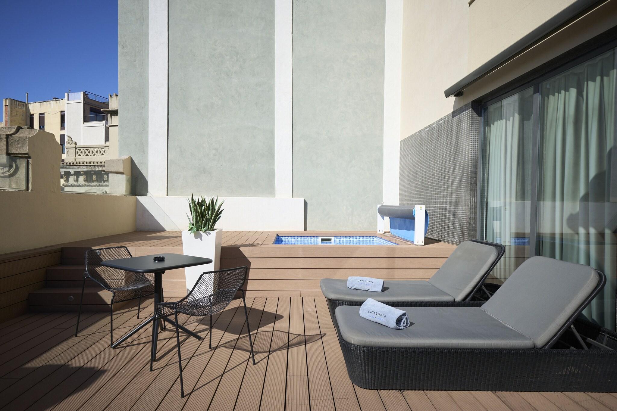 Double Single with Private Pool